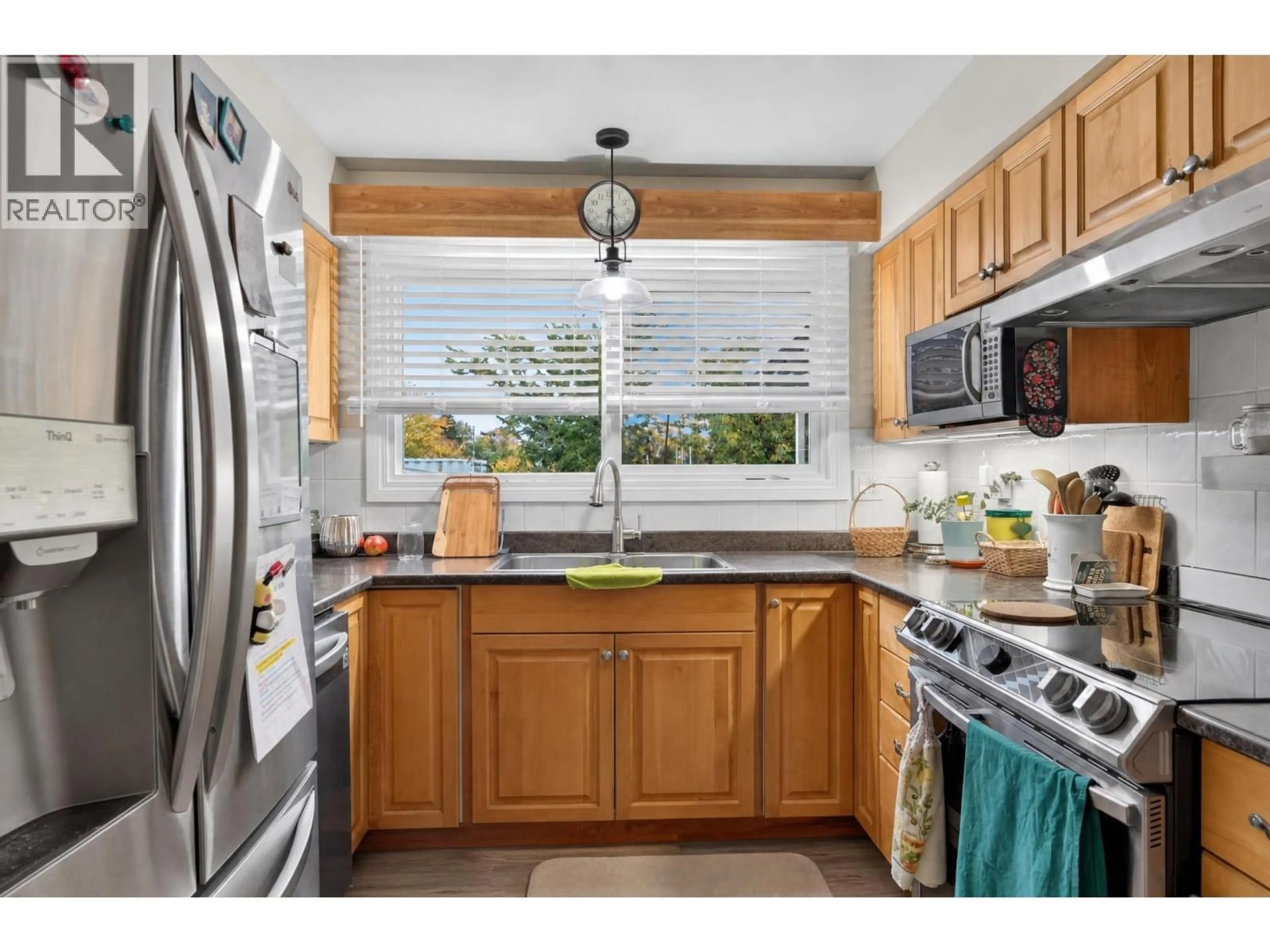 Standard kitchen, unknown for 163 PARKER DRIVE, Prince George British Columbia V2M4S7