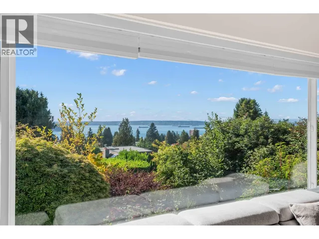 1165 MATHERS AVENUE, West Vancouver 4