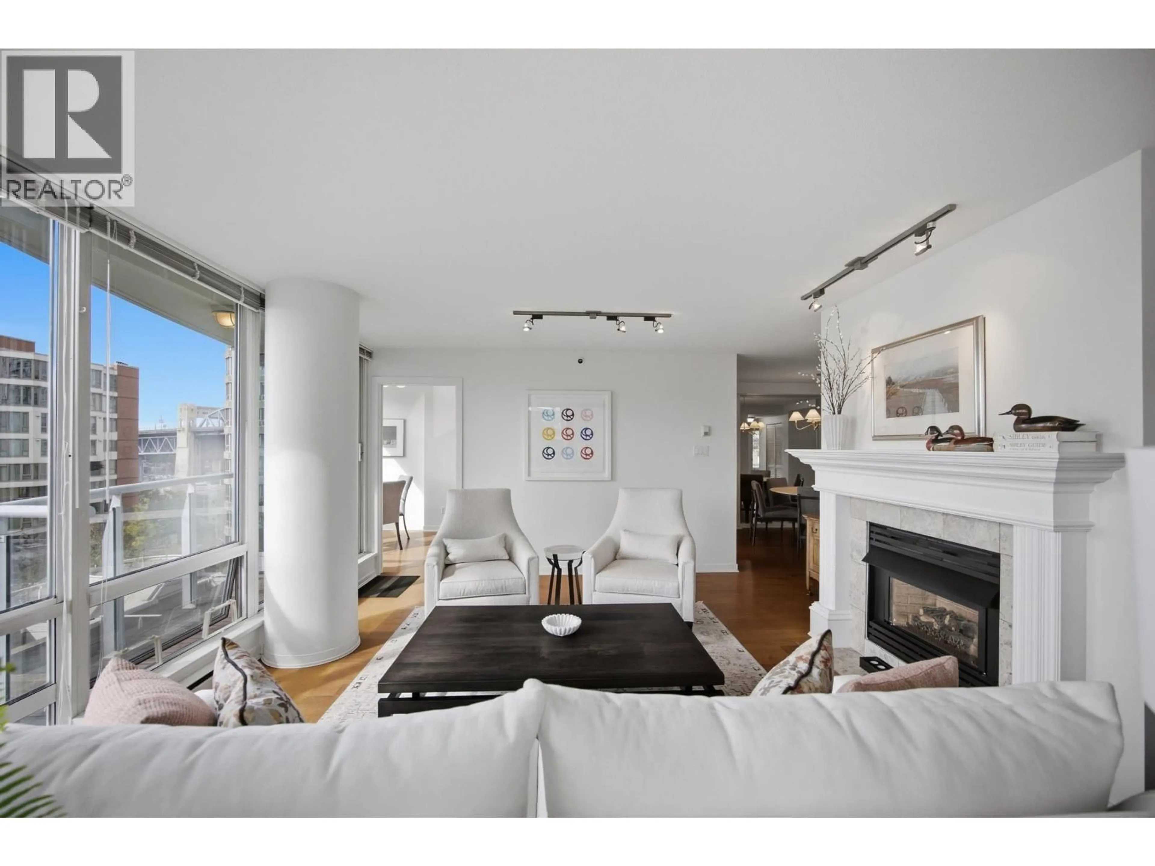 Living room with furniture, unknown for 706 - 1500 HORNBY STREET, Vancouver British Columbia V6Z2R1