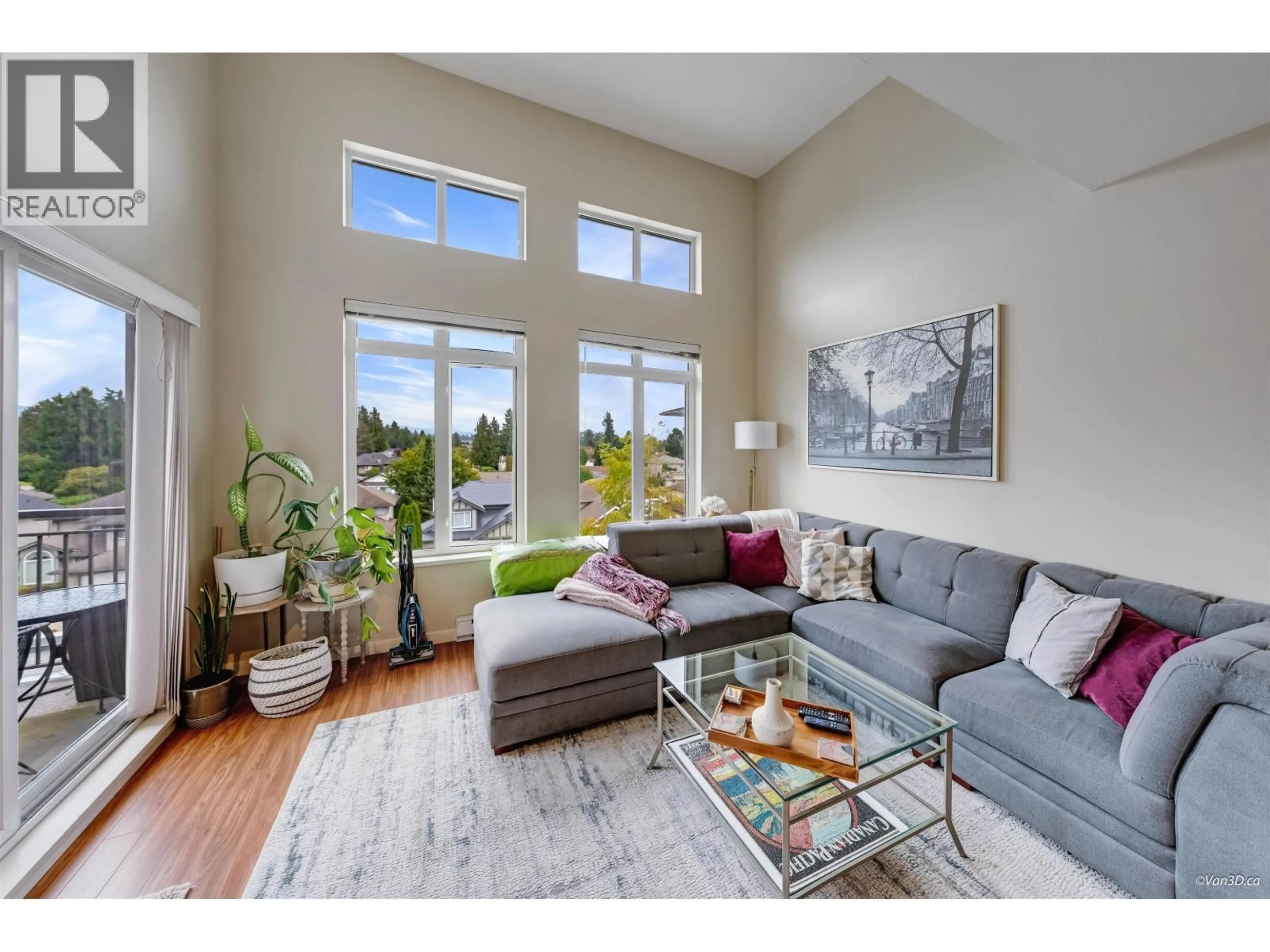 Living room with furniture, unknown for 417 - 12350 HARRIS ROAD, Pitt Meadows British Columbia V3Y0C5