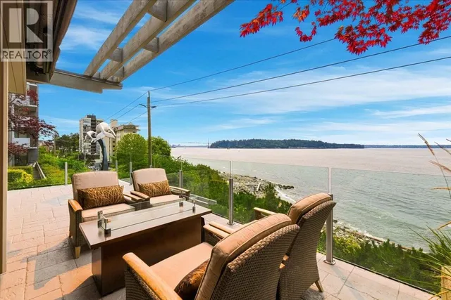 1952 BELLEVUE AVENUE, West Vancouver 2