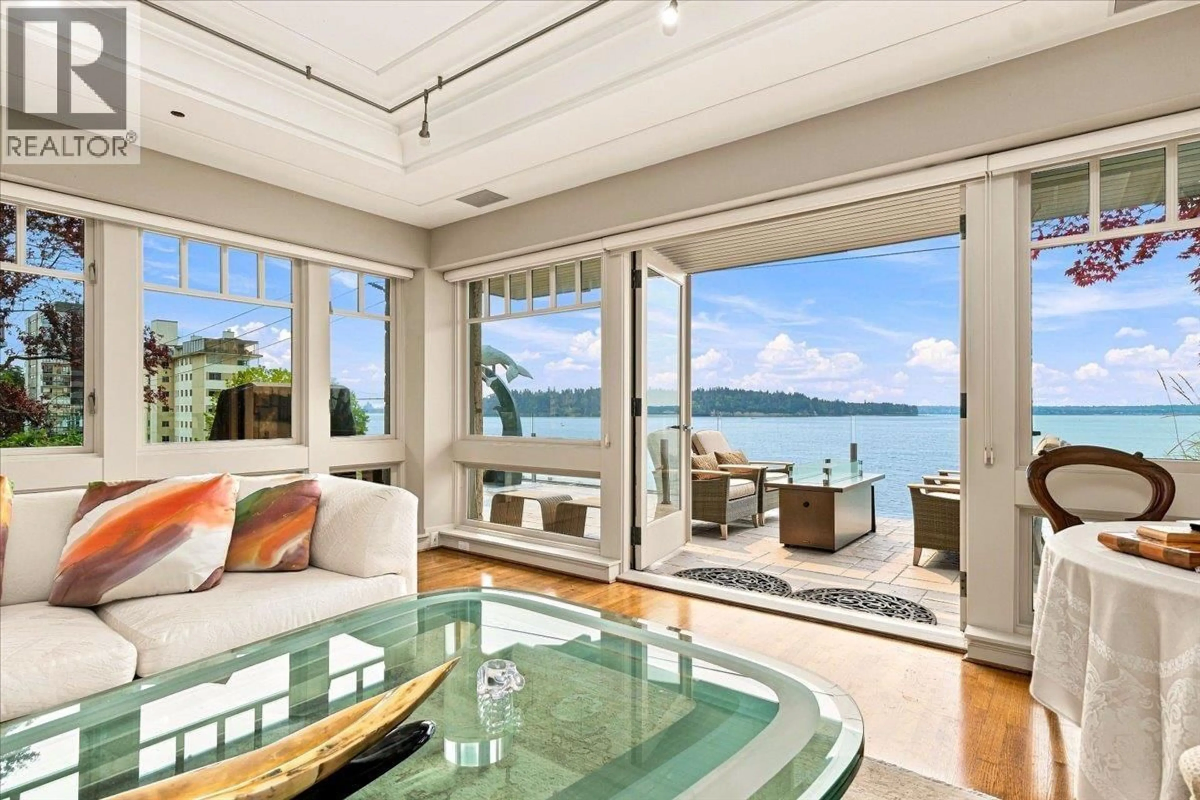 Living room with furniture, unknown for 1952 BELLEVUE AVENUE, West Vancouver British Columbia V7V1B5