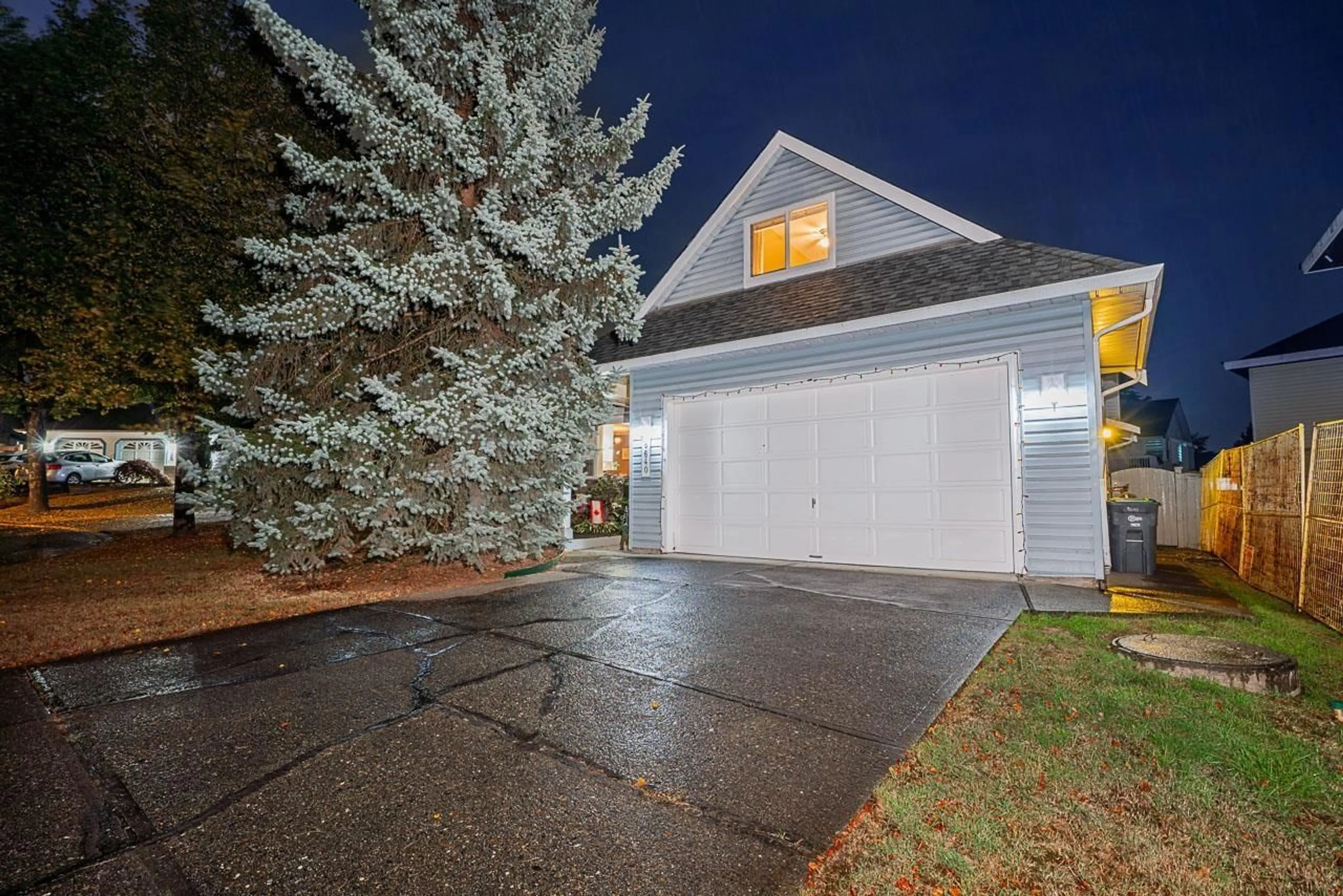 Indoor garage for 8640 148A STREET, Surrey British Columbia V3S7E5