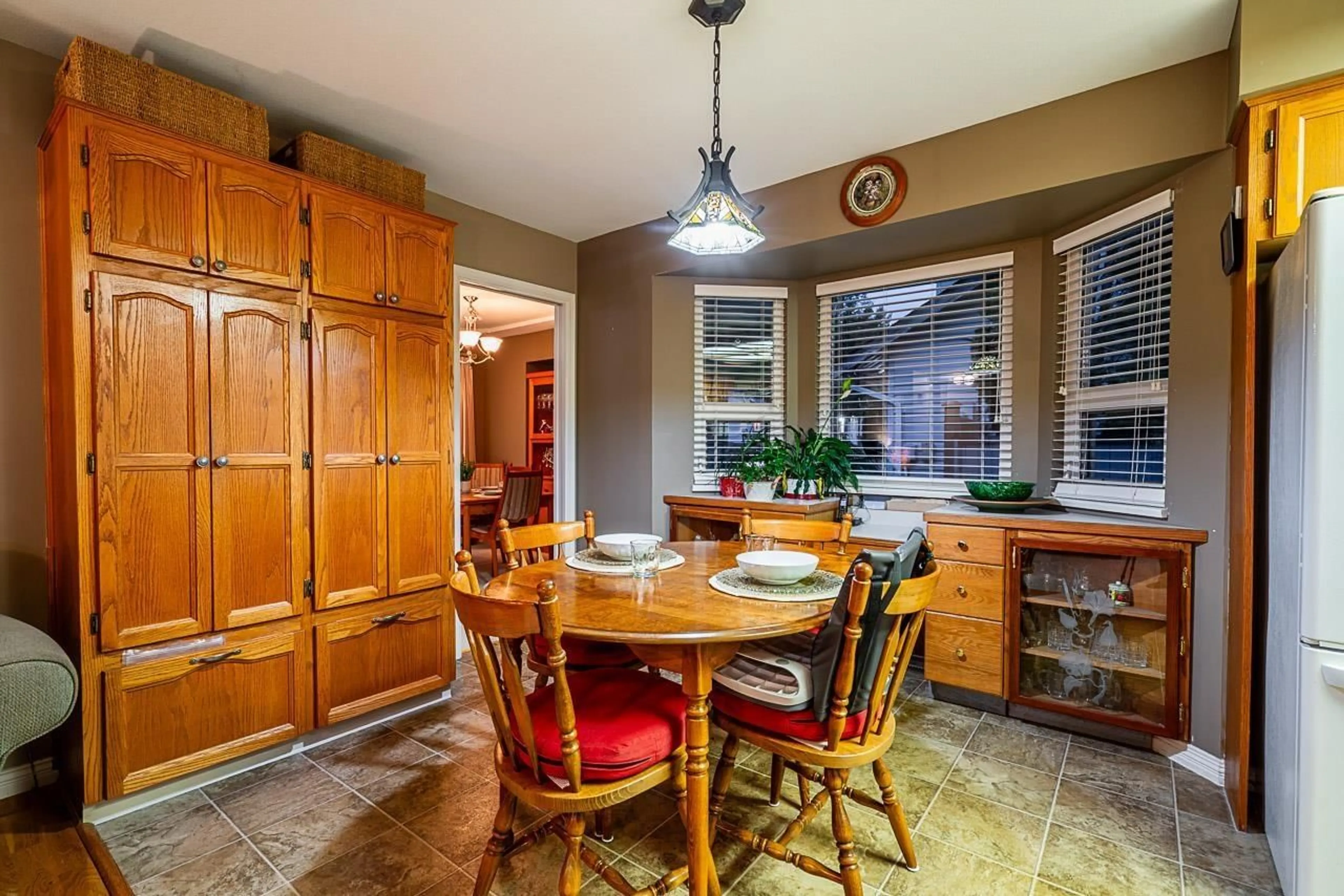 Dining room, ceramic/tile floor for 8640 148A STREET, Surrey British Columbia V3S7E5