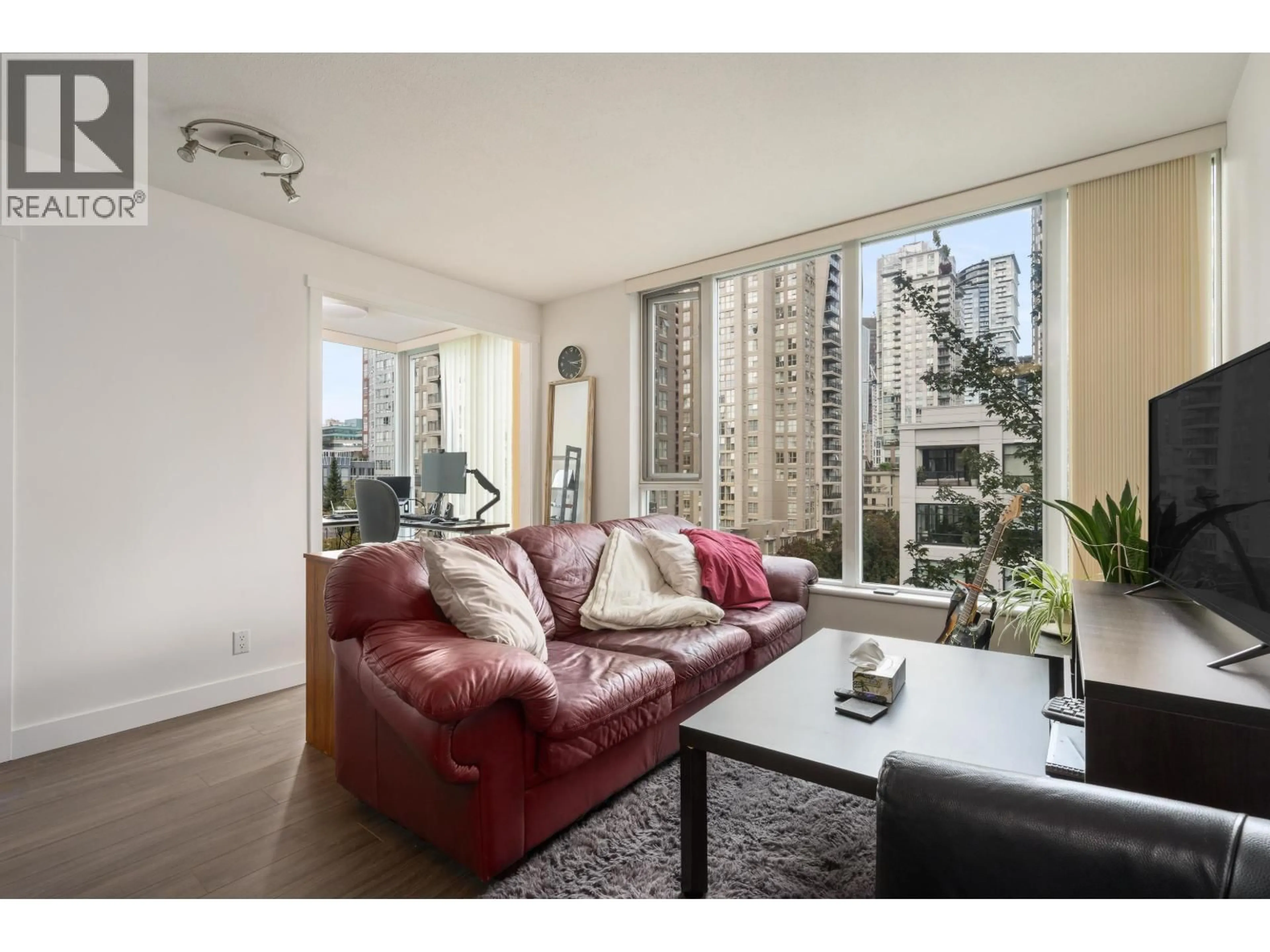 Living room with furniture, unknown for 802 - 1010 RICHARDS STREET, Vancouver British Columbia V6B1G2