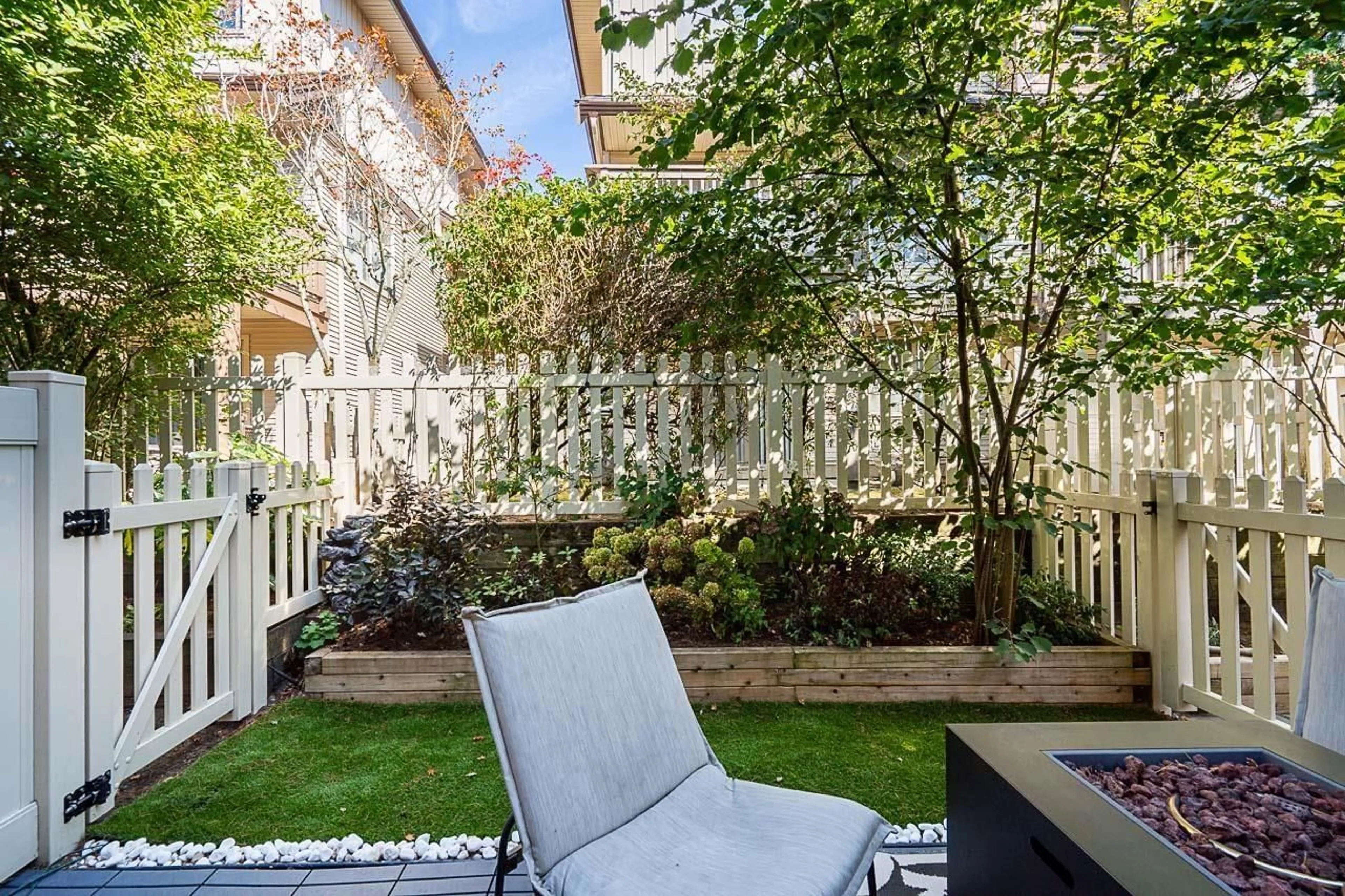 Patio, street for 42 - 20350 68 AVENUE, Langley British Columbia V2Y3A5