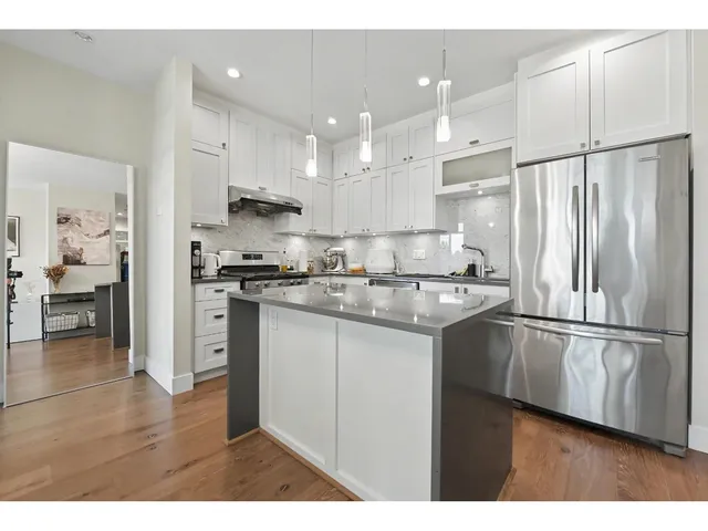 516 - 14855 THRIFT AVENUE, White Rock 5