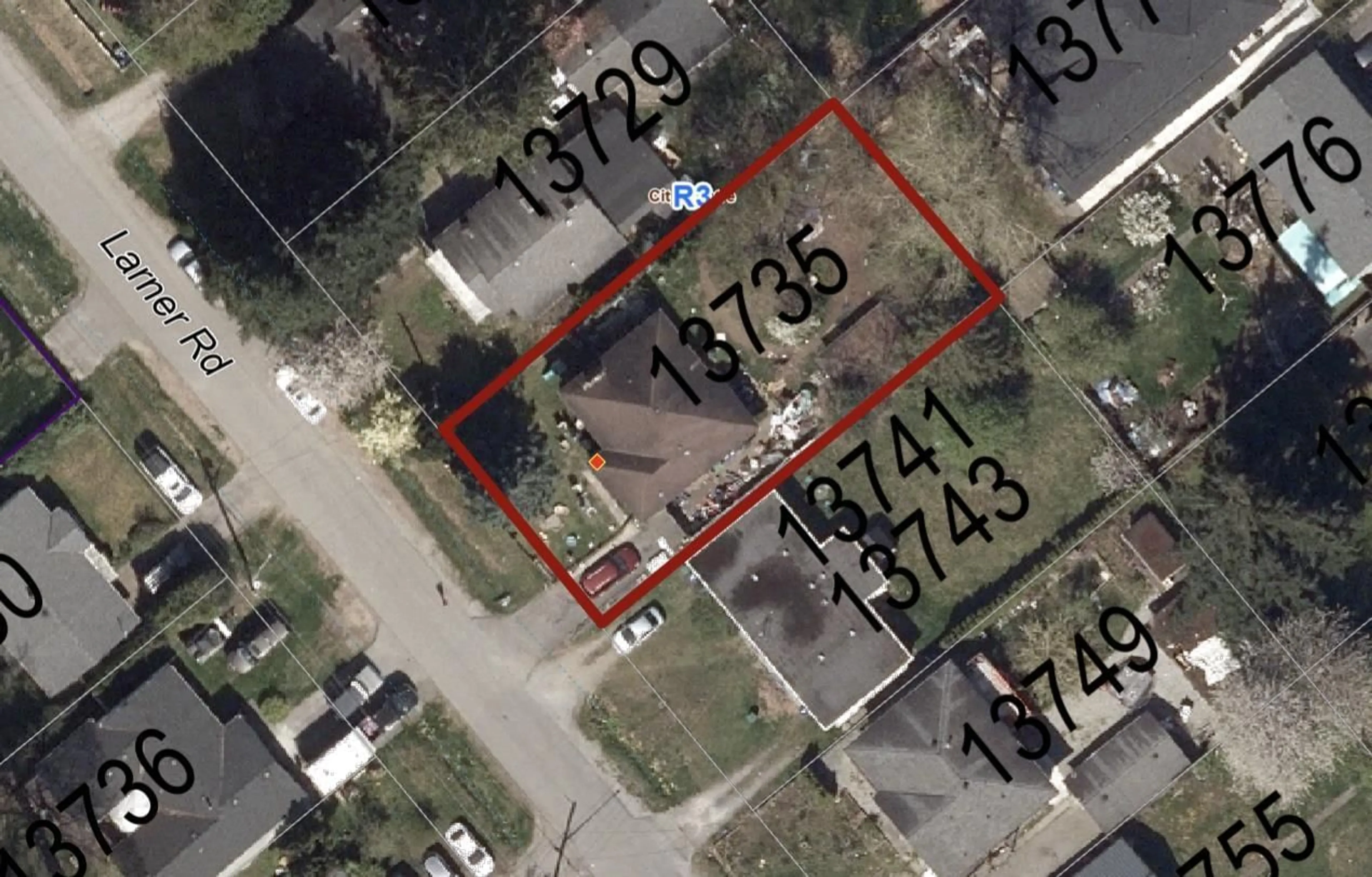 A pic from outside/outdoor area/front of a property/back of a property/a pic from drone, street for 13735 LARNER ROAD, Surrey British Columbia V3R5K4