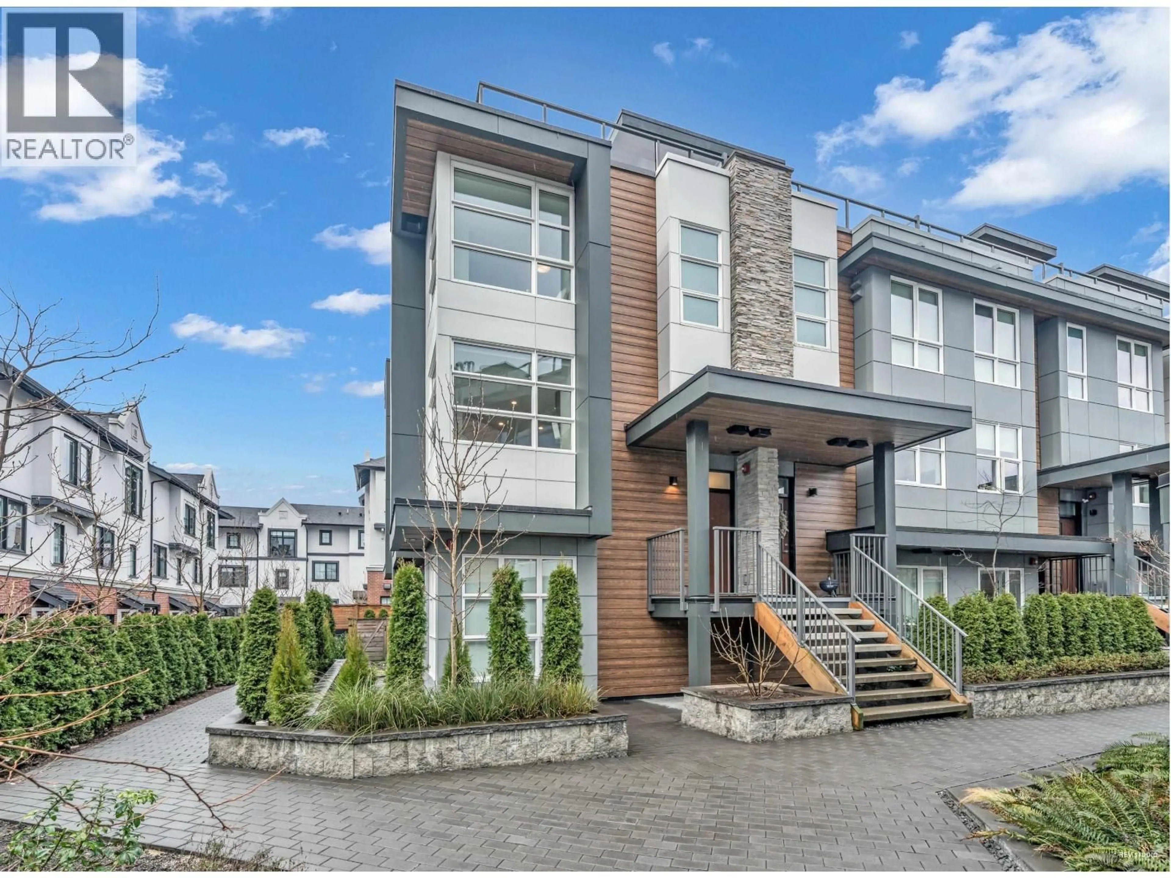 Unknown for 227 - 2060 CURLING ROAD, North Vancouver British Columbia V7P1X4