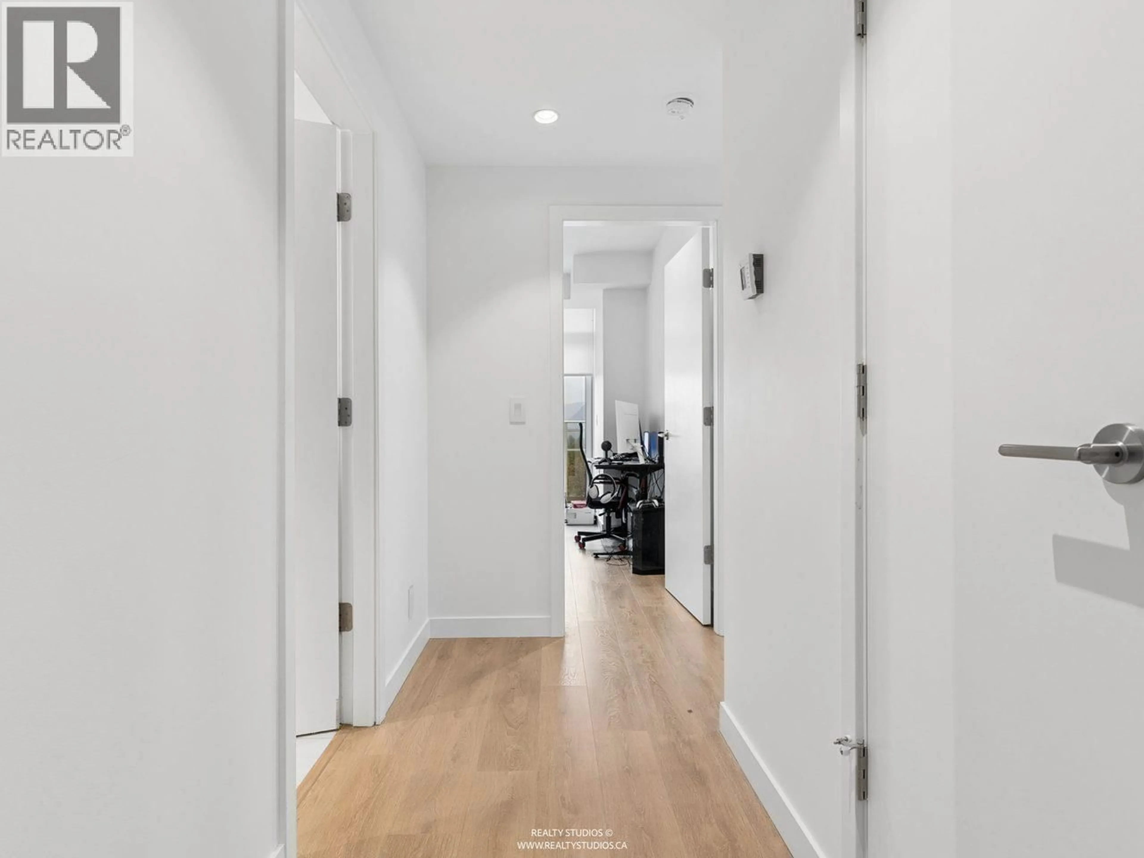 Indoor entryway for 2406 - 505 NELSON STREET, Coquitlam British Columbia V3J0R5