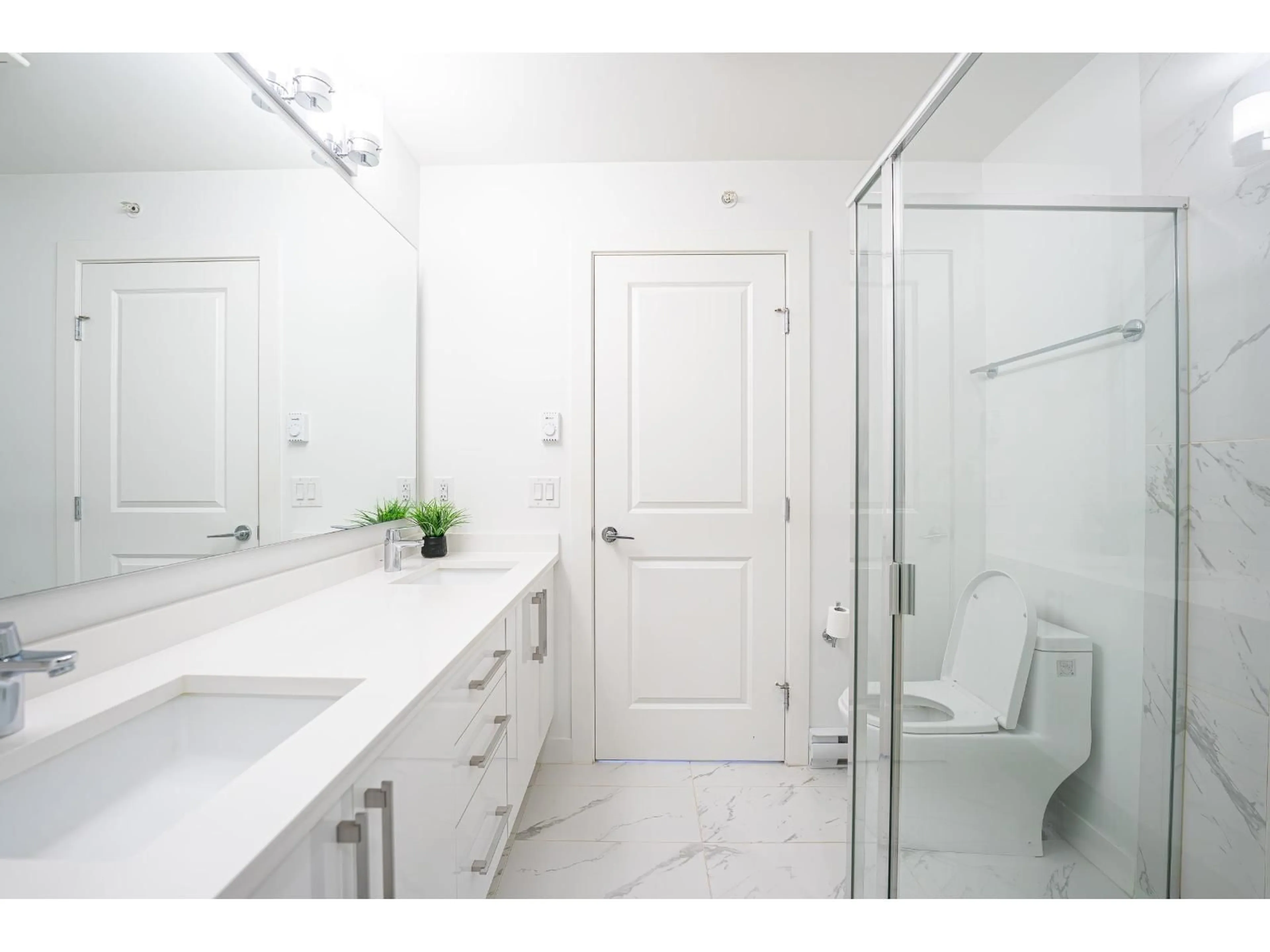 Contemporary bathroom, ceramic/tile floor for 36 - 20857 77A AVENUE, Langley British Columbia V2Y0W7