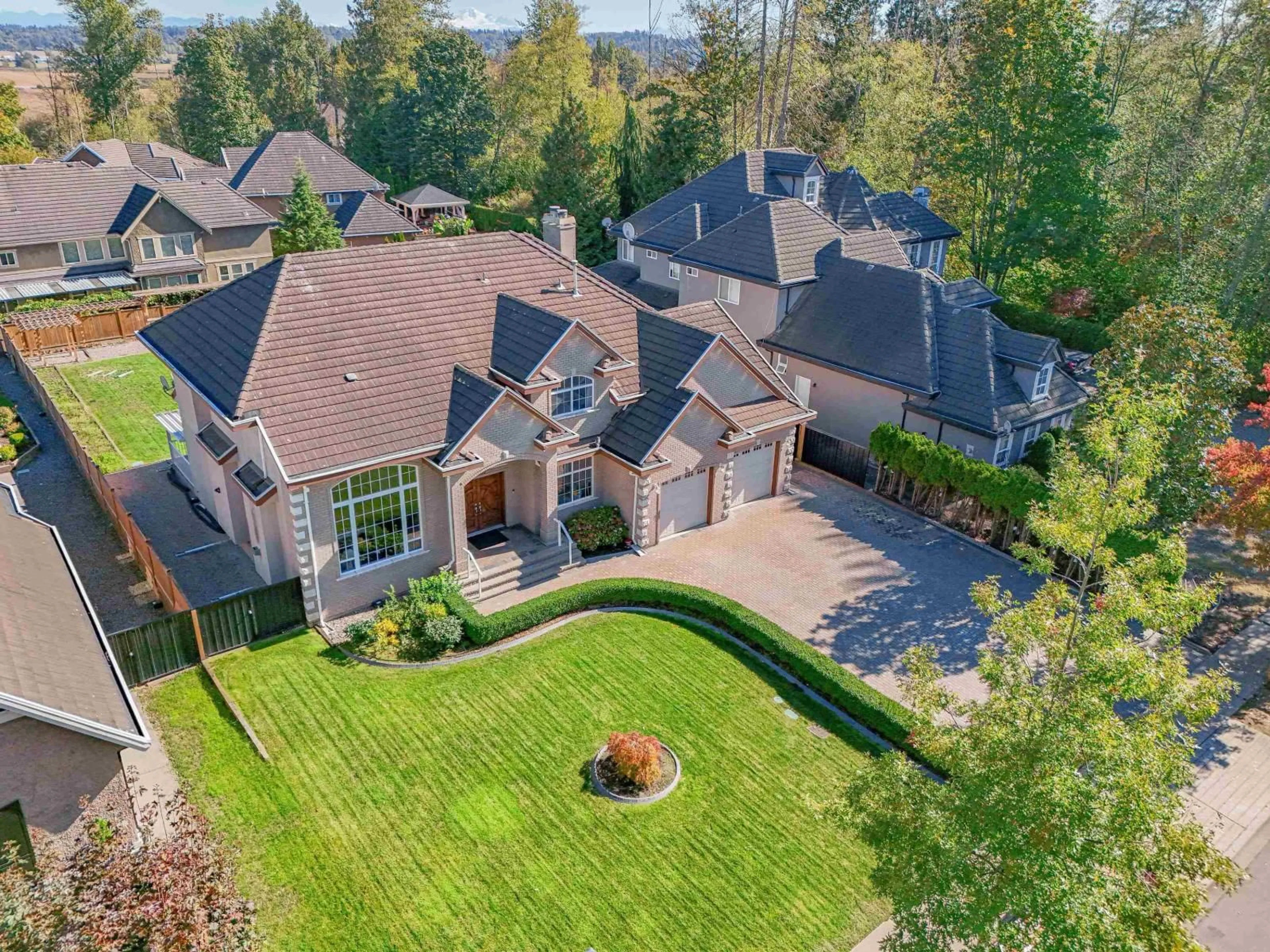 A pic from outside/outdoor area/front of a property/back of a property/a pic from drone, unknown for 8362 170A STREET, Surrey British Columbia V4N5J7