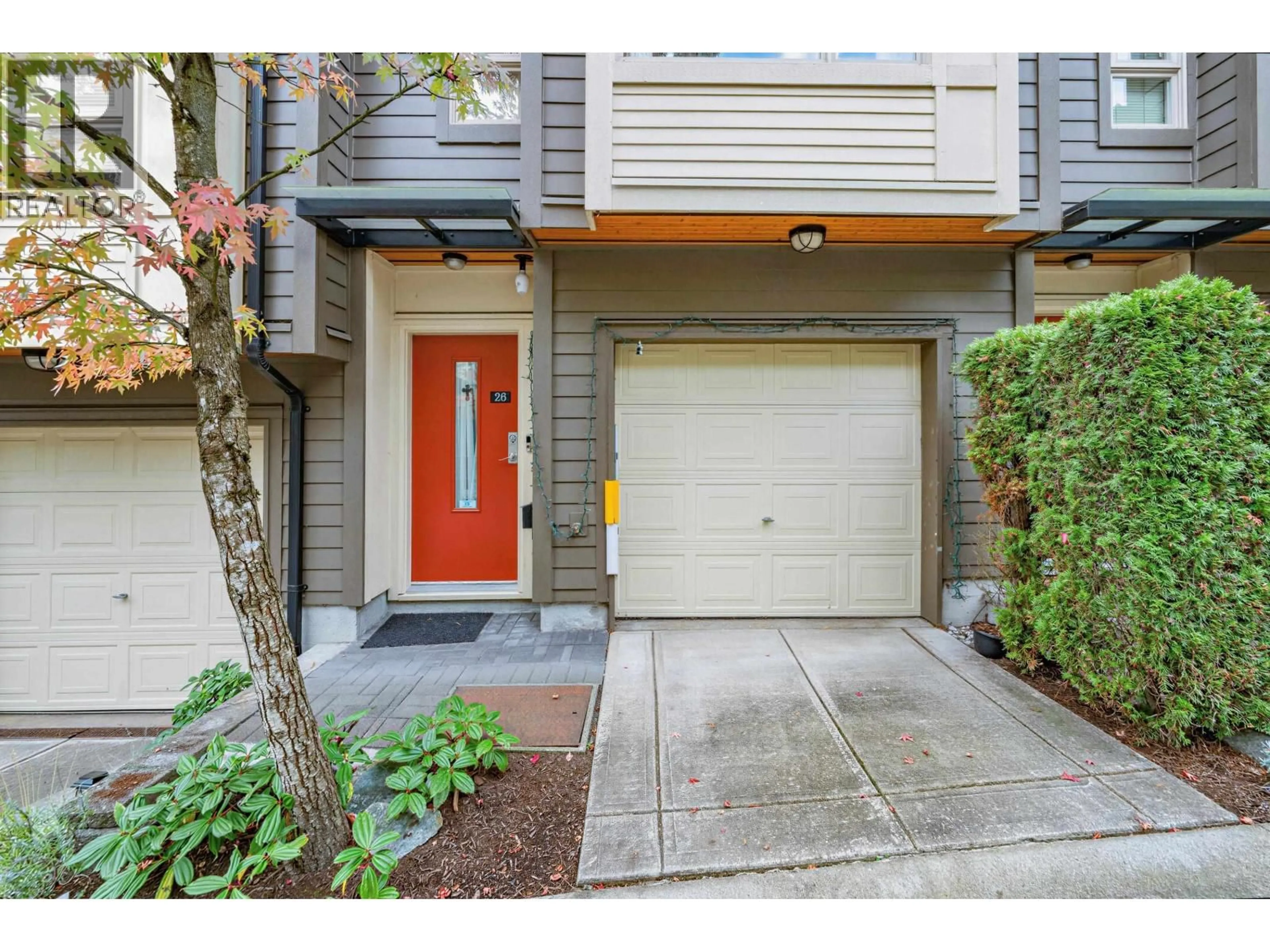 Indoor entryway for 26 - 9229 UNIVERSITY CRESCENT, Burnaby British Columbia V5A4Z2