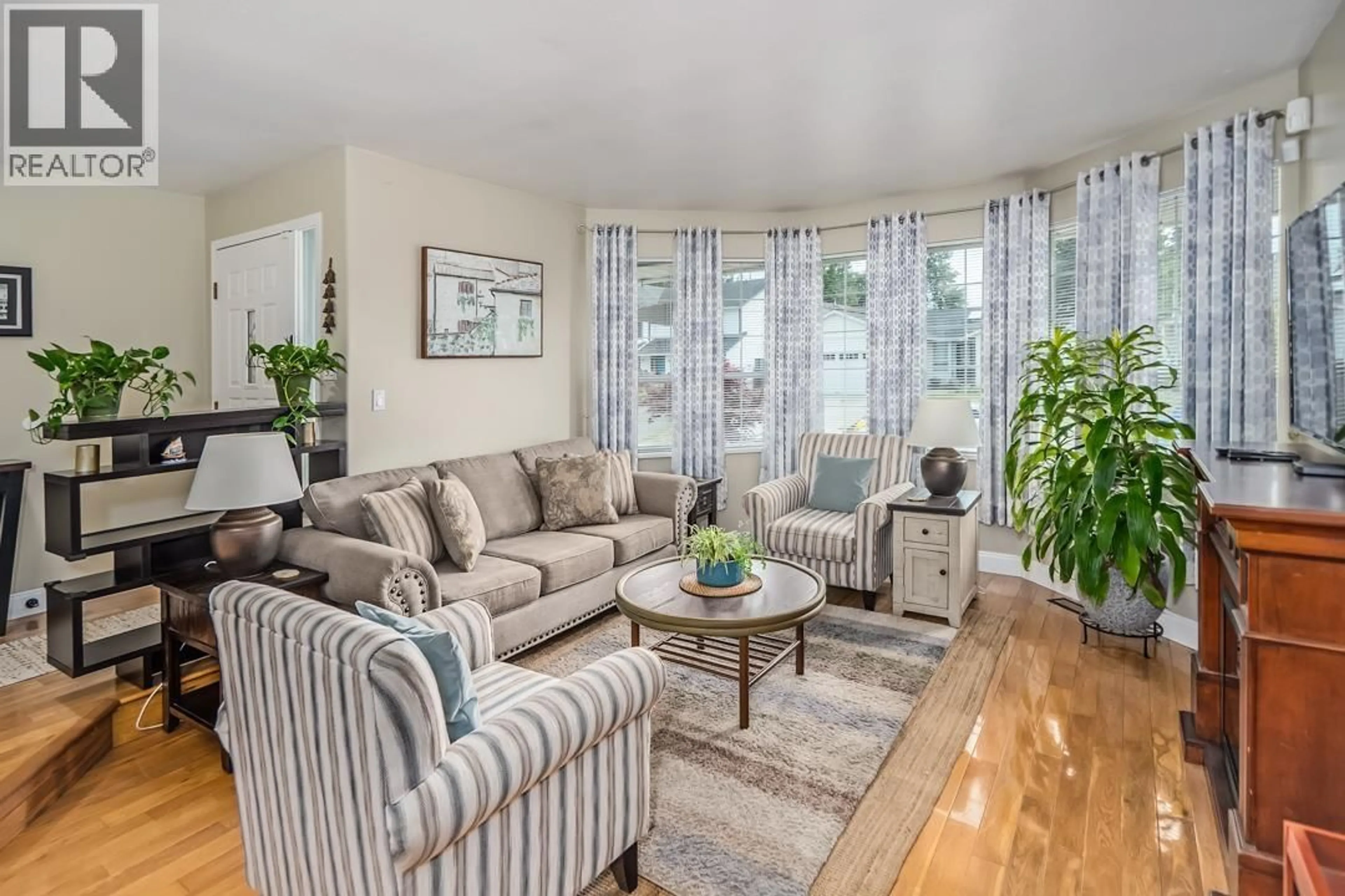 Living room with furniture, unknown for 22987 123B AVENUE, Maple Ridge British Columbia V2X0C4