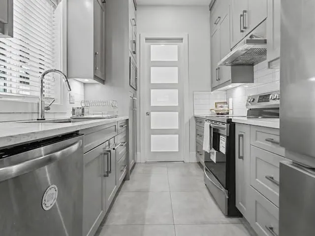 14969 96 AVENUE, Surrey 5