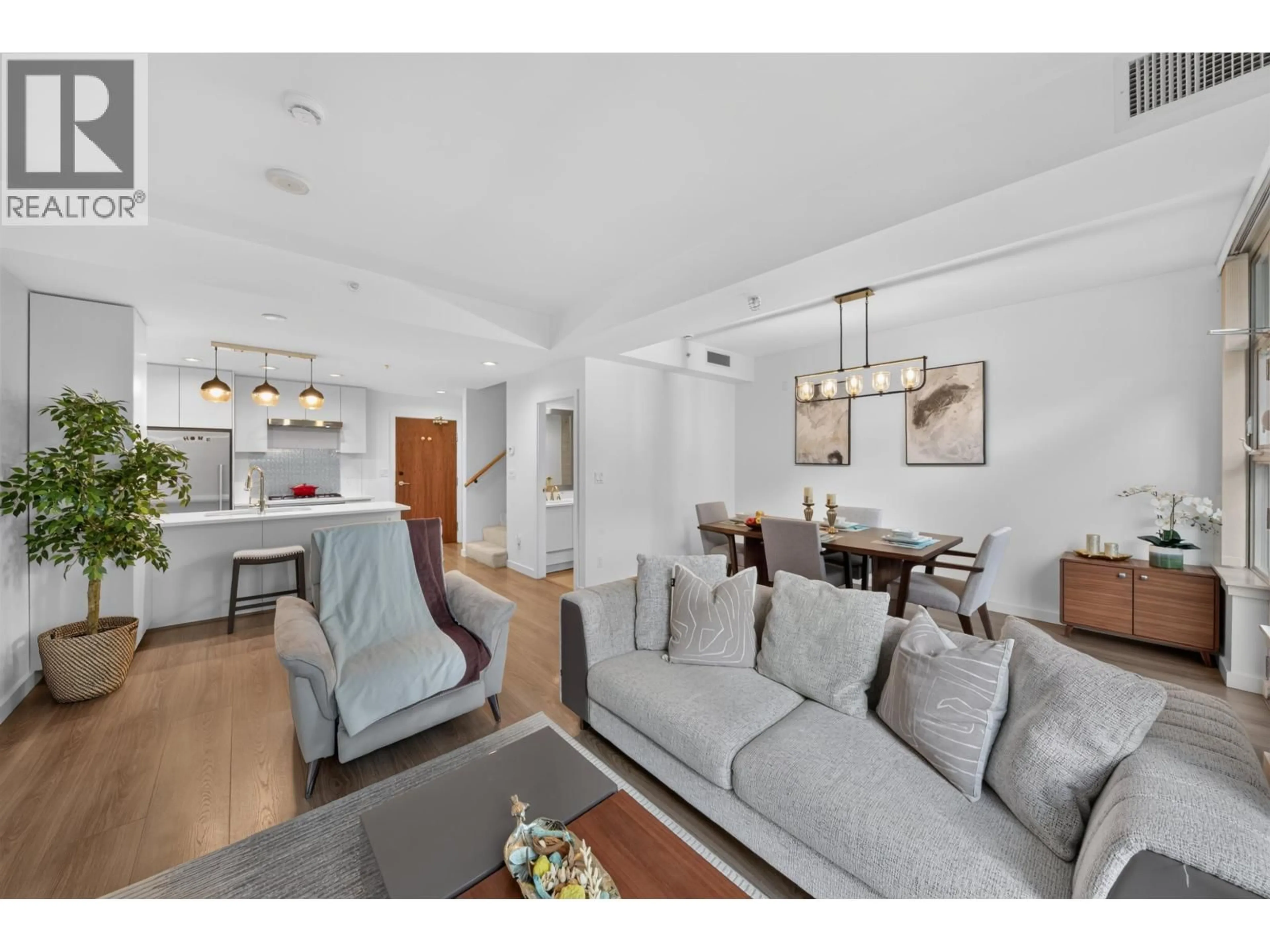 Living room with furniture, unknown for 3 - 8633 CAPSTAN WAY, Richmond British Columbia V6X0N5