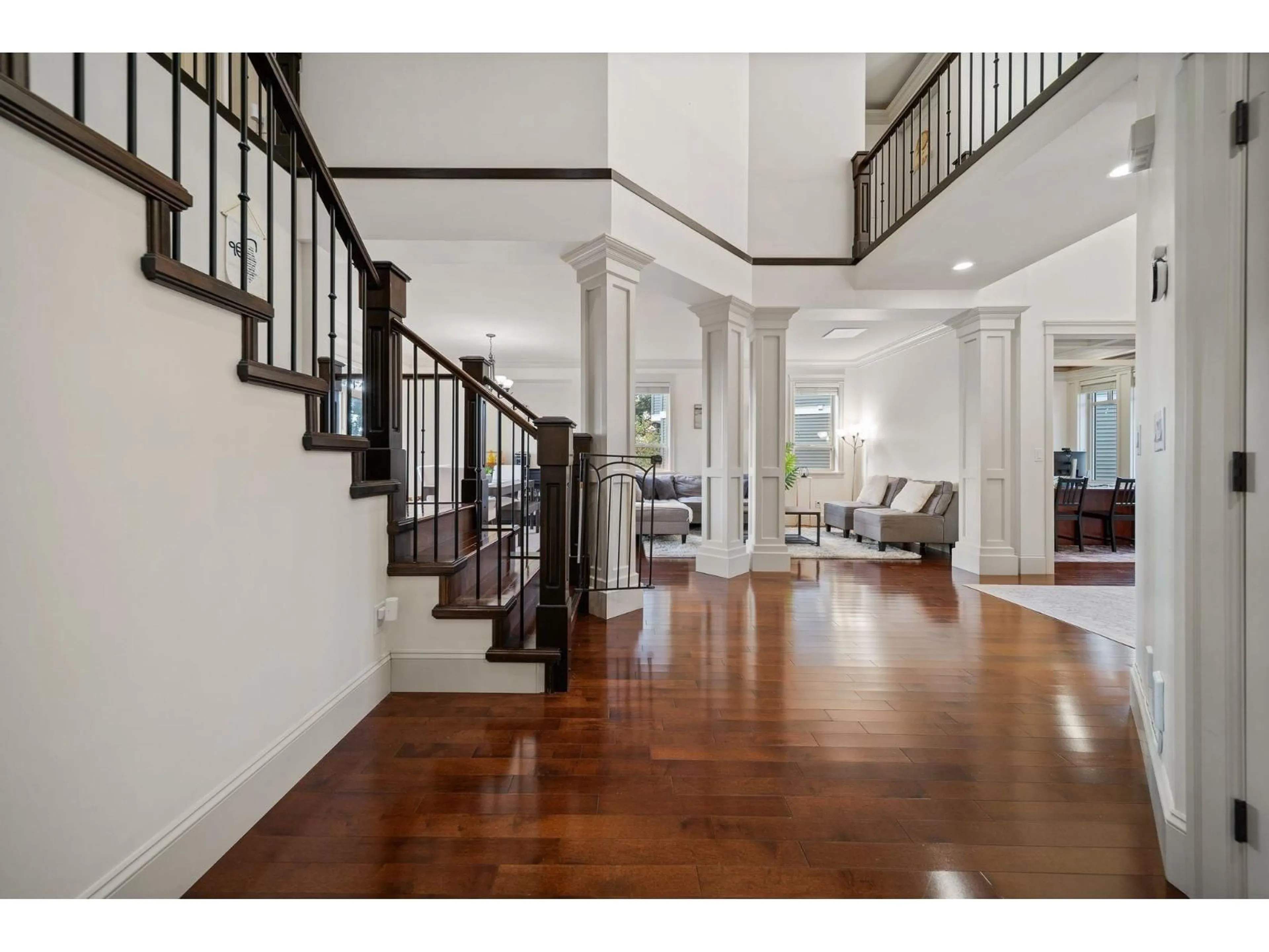 Indoor foyer for 35724 ZANATTA PLACE, Abbotsford British Columbia V3G0B4