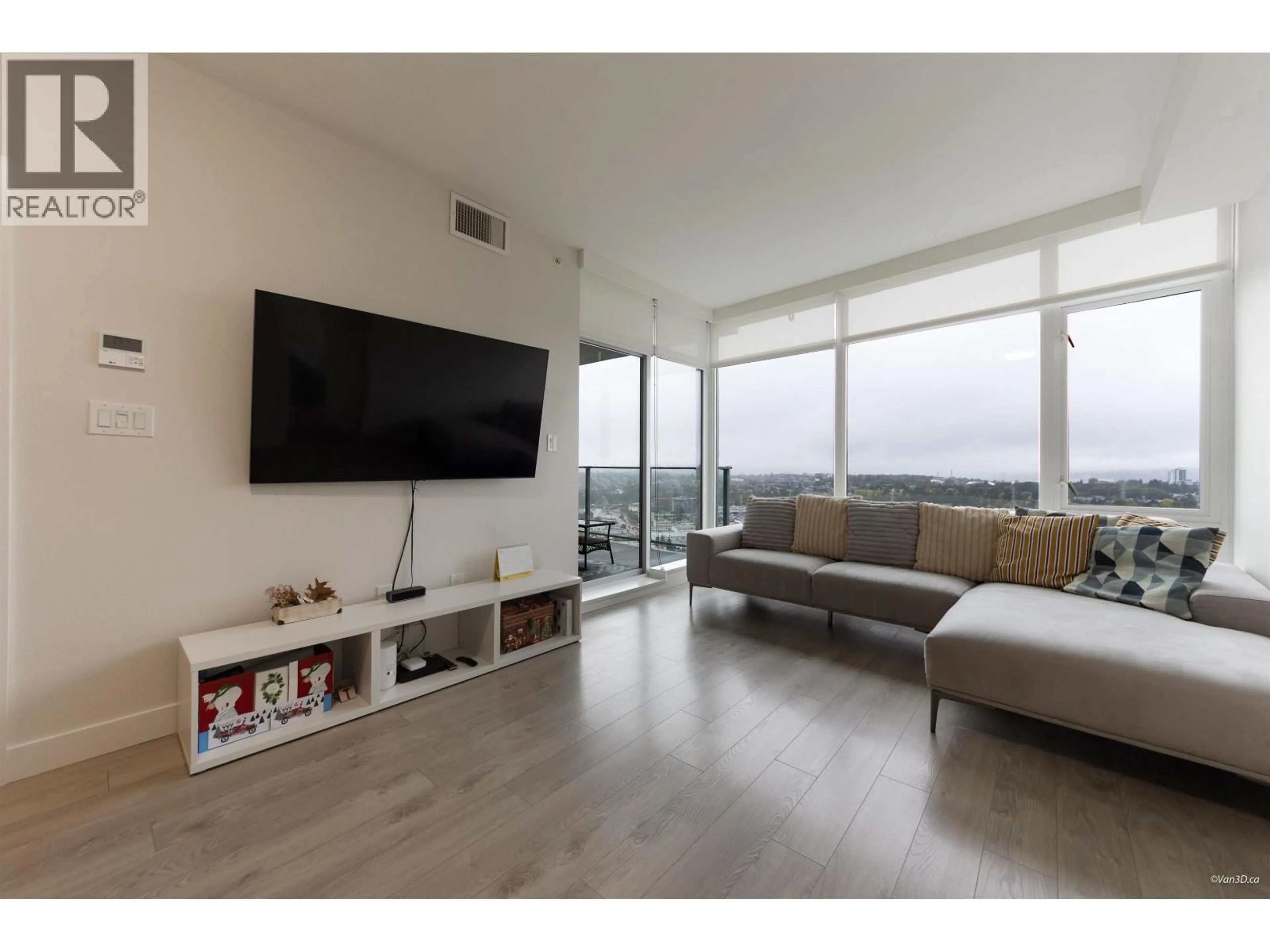 Living room with furniture, unknown for 2407 - 1788 GILMORE AVENUE, Burnaby British Columbia V5C0L5