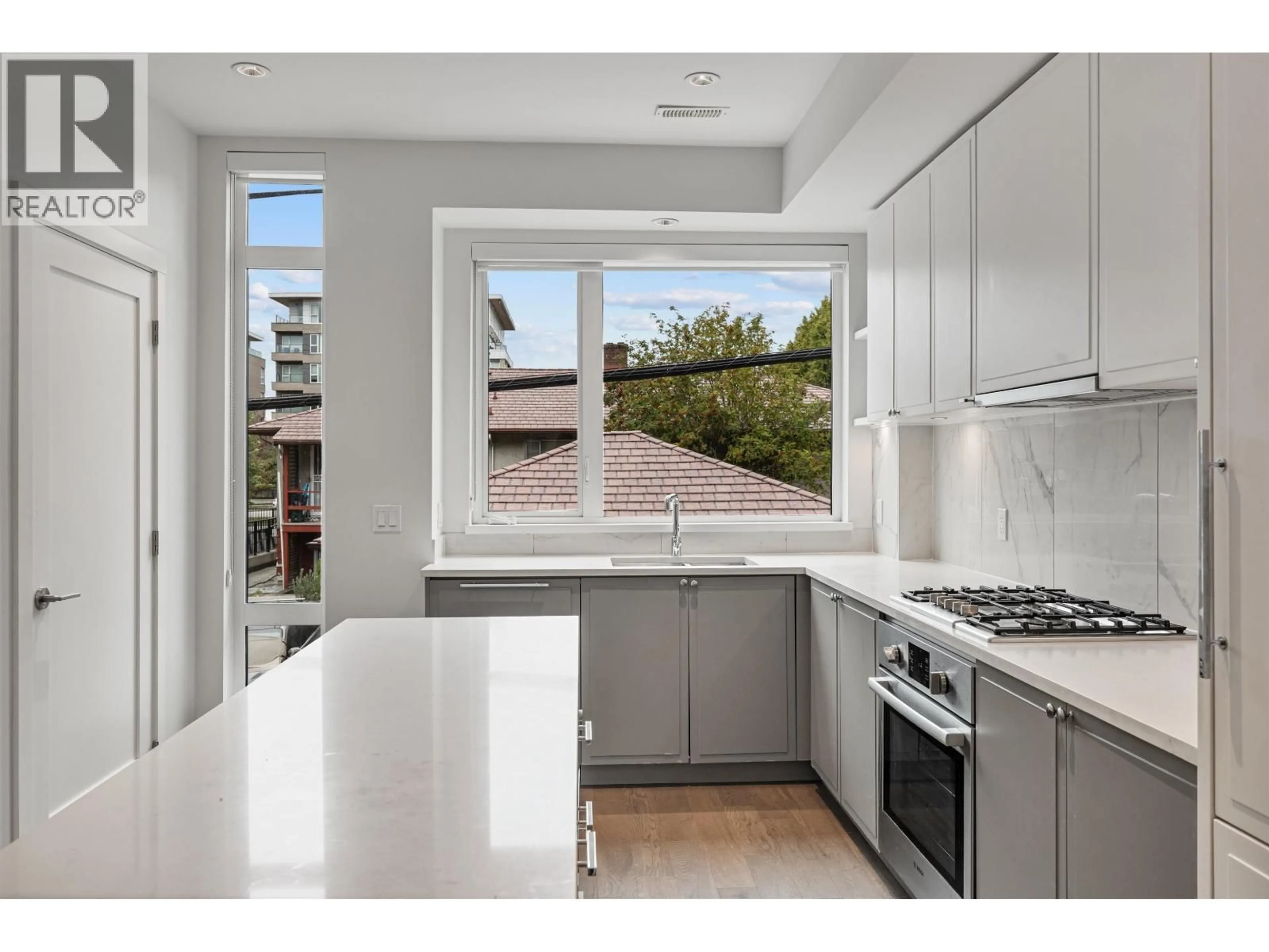 Unknown for 7615 YUKON STREET, Vancouver British Columbia V5X2Y4