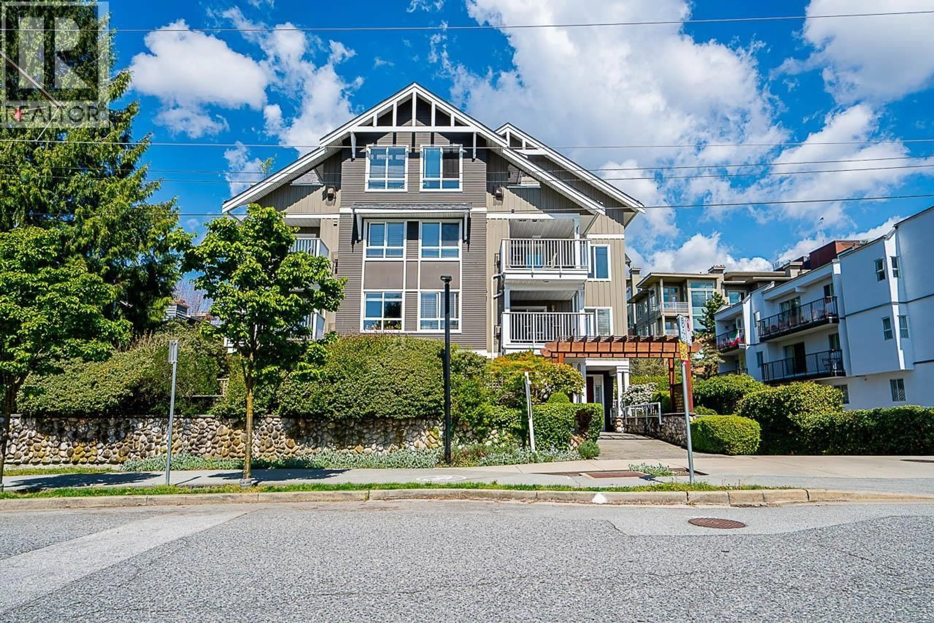 Unknown for 302 - 128 21ST STREET, North Vancouver British Columbia V7M1Y9