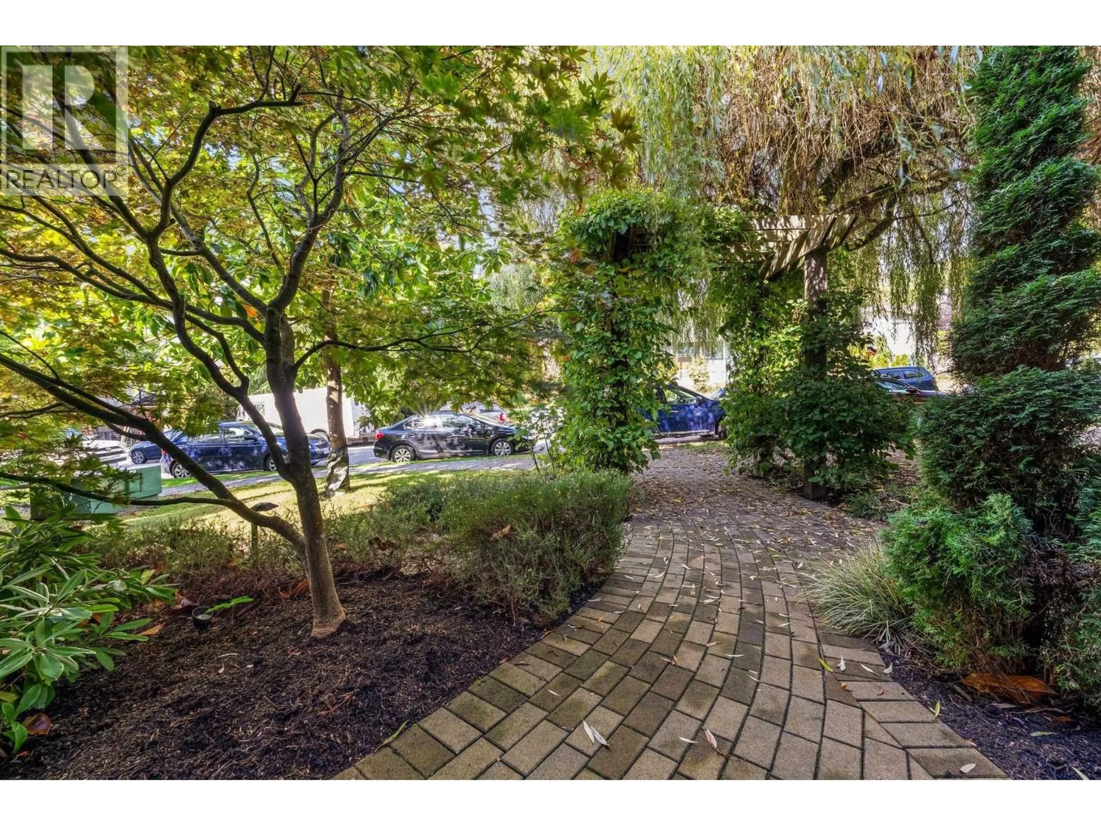 Patio, street for 1 - 651 14TH STREET, North Vancouver British Columbia V7M1R3