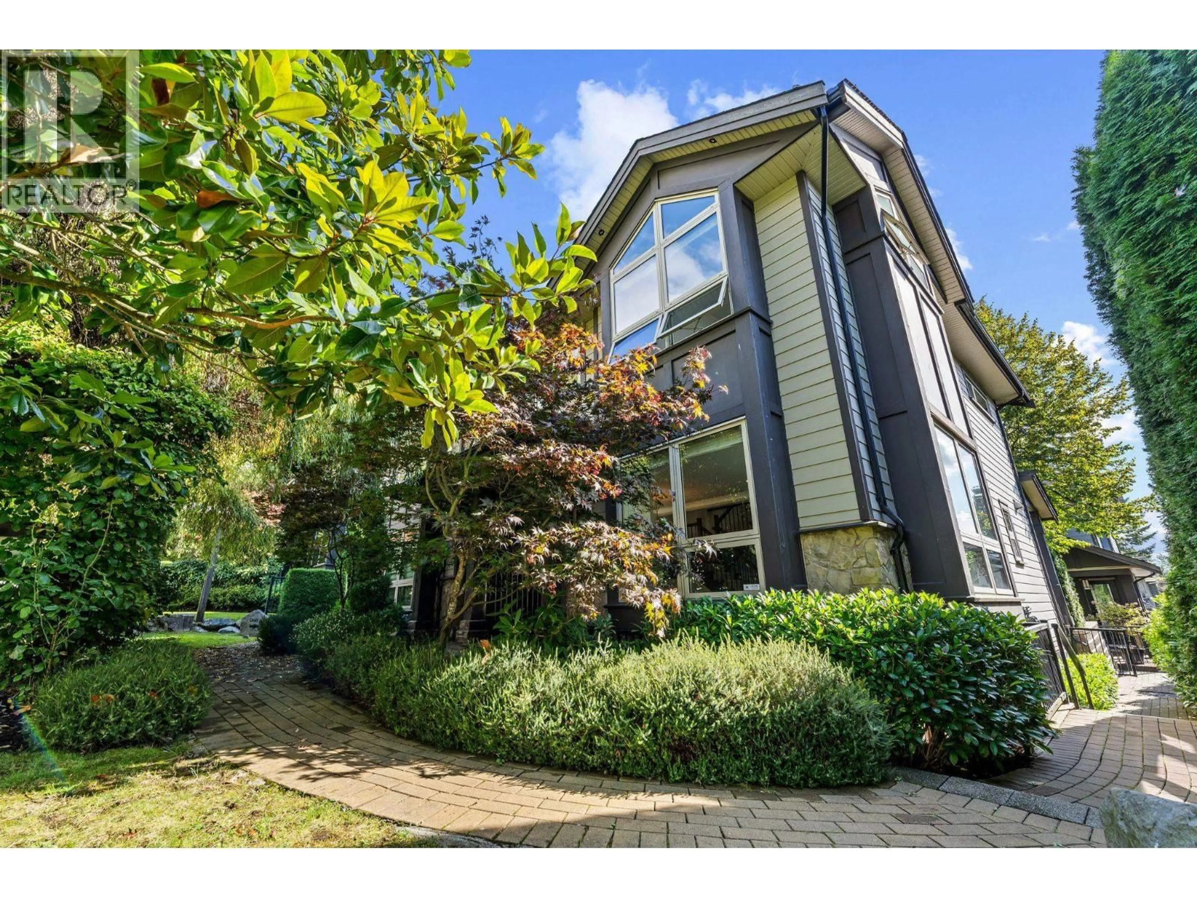 Unknown for 1 - 651 14TH STREET, North Vancouver British Columbia V7M1R3