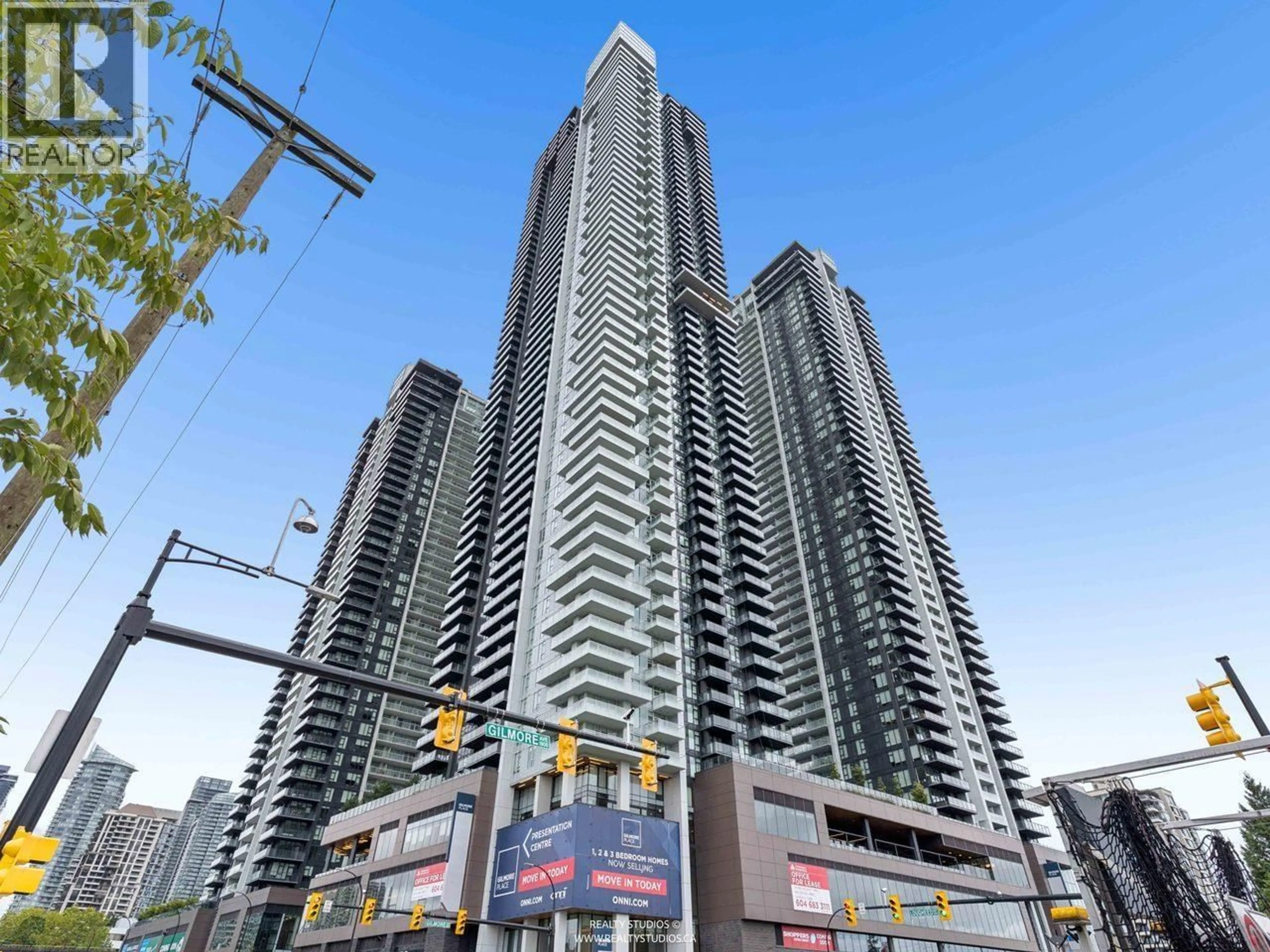 Indoor foyer for 4808 - 2108 GILMORE AVENUE, Burnaby British Columbia V5C0N8