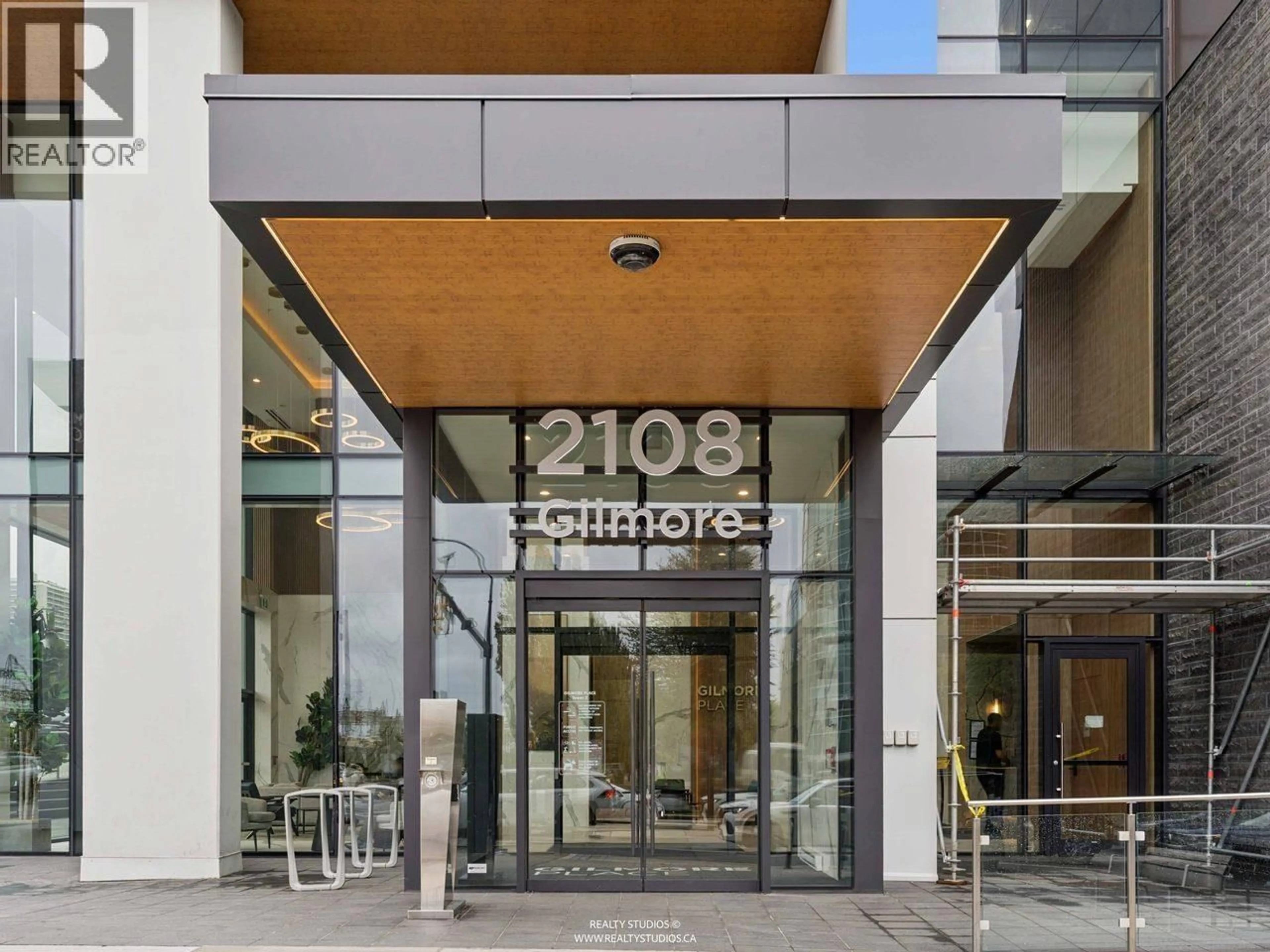 Indoor foyer for 4808 - 2108 GILMORE AVENUE, Burnaby British Columbia V5C0N8