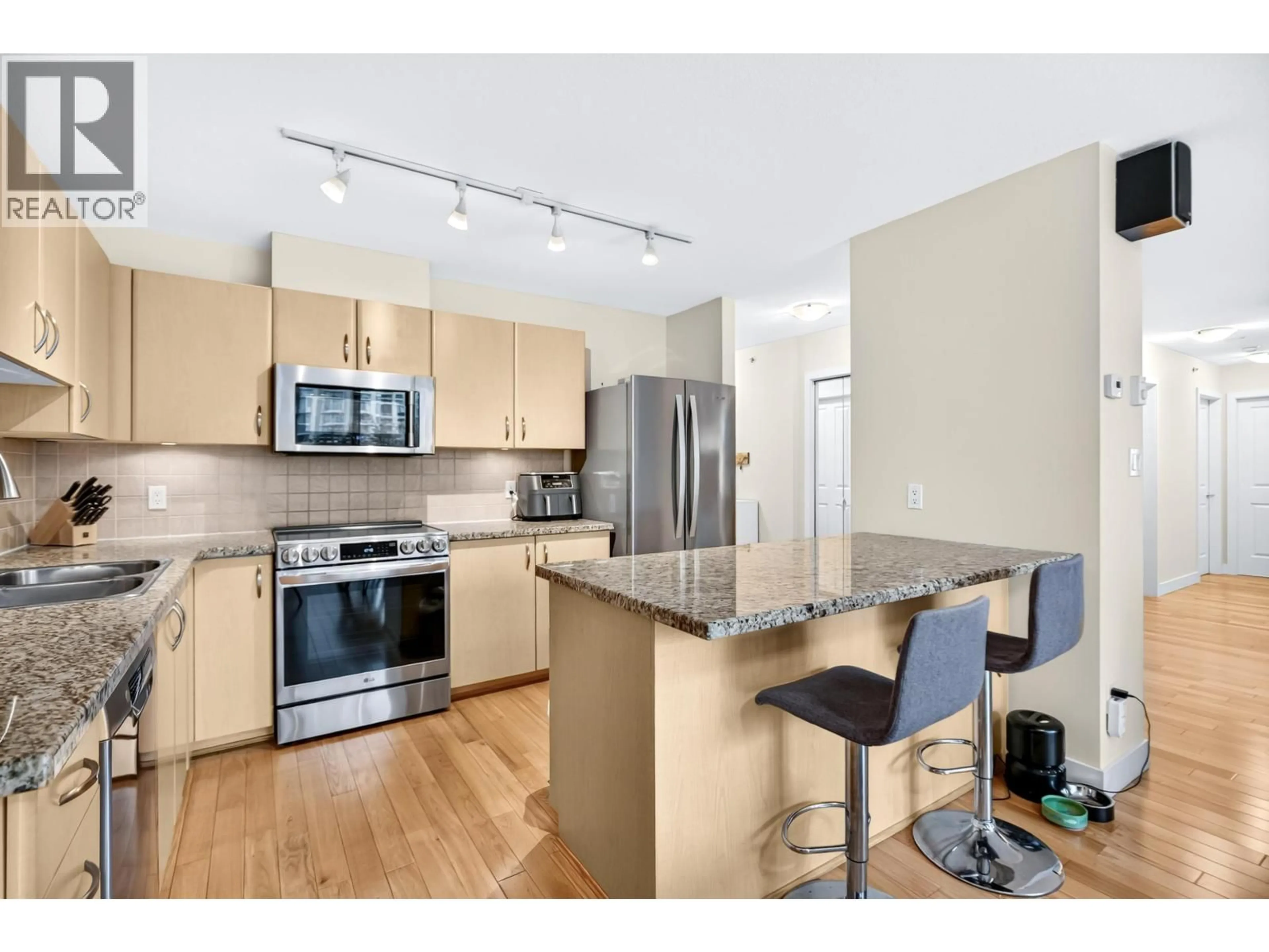 Open concept kitchen, unknown for 505 - 720 HAMILTON STREET, New Westminster British Columbia V3M7A6
