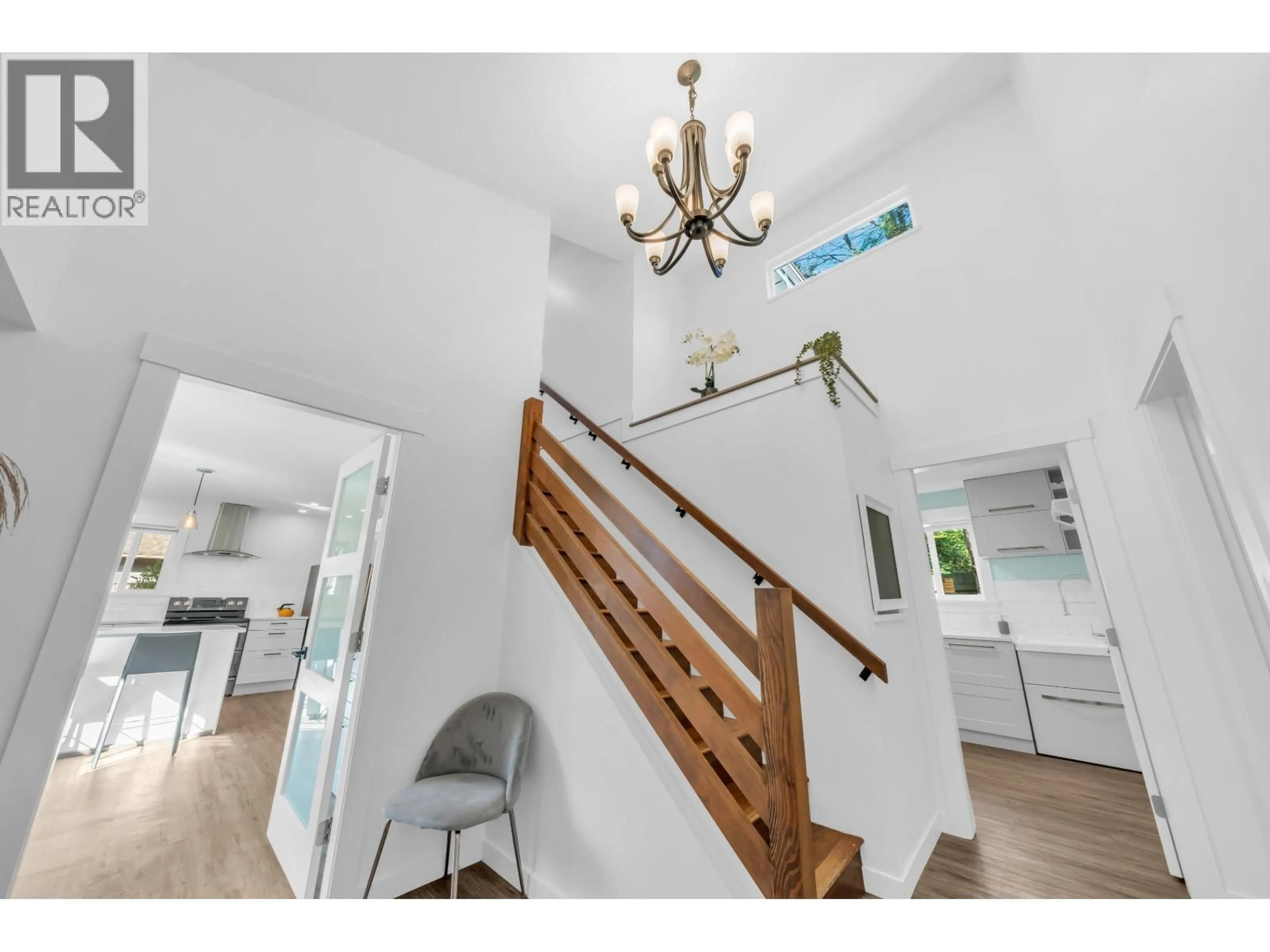 Stairs for 11591 KINGSBRIDGE DRIVE, Richmond British Columbia V7A4T1