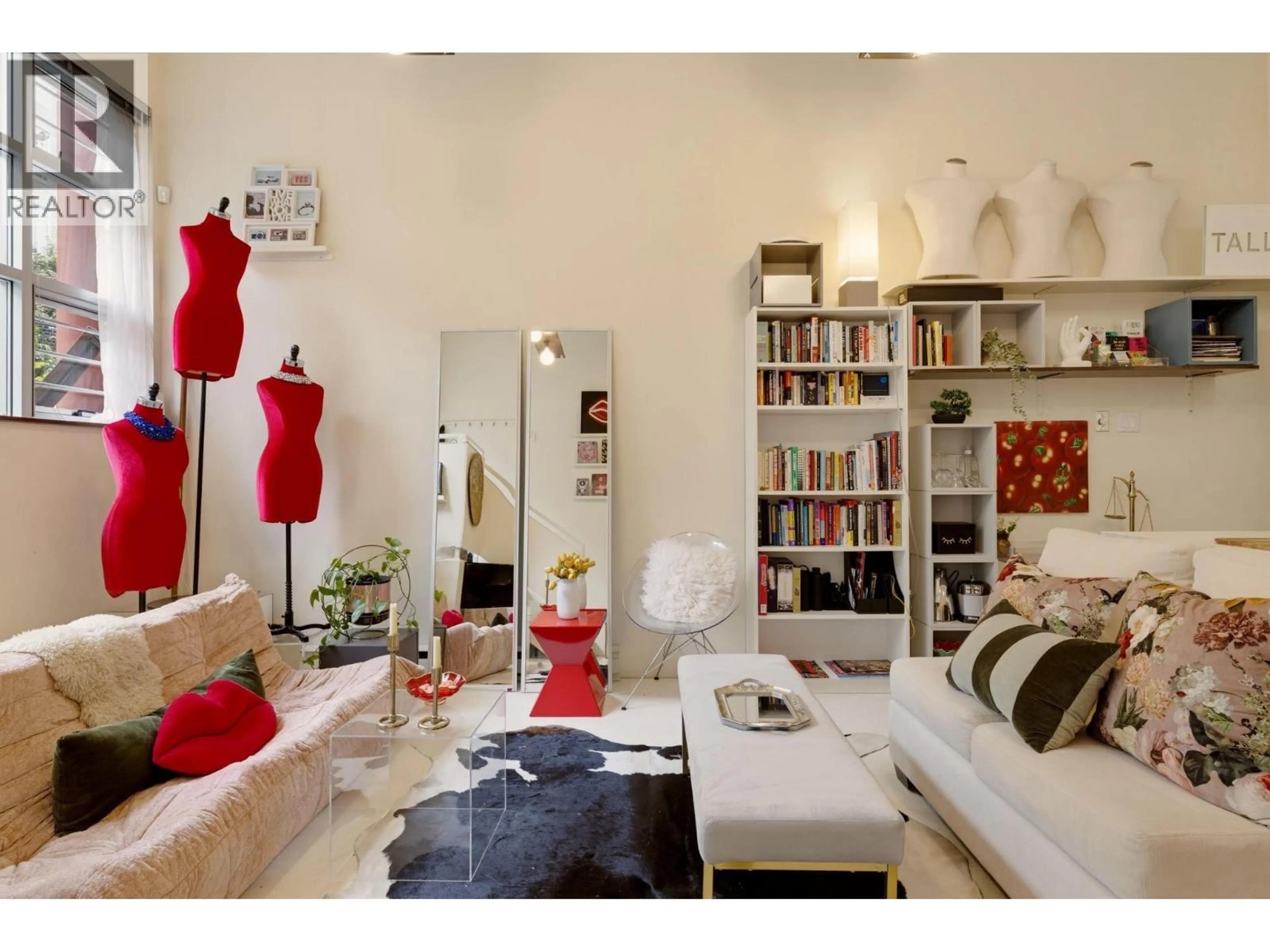 Living room with furniture, unknown for 106 - 272 4TH AVENUE, Vancouver British Columbia V5T4S2