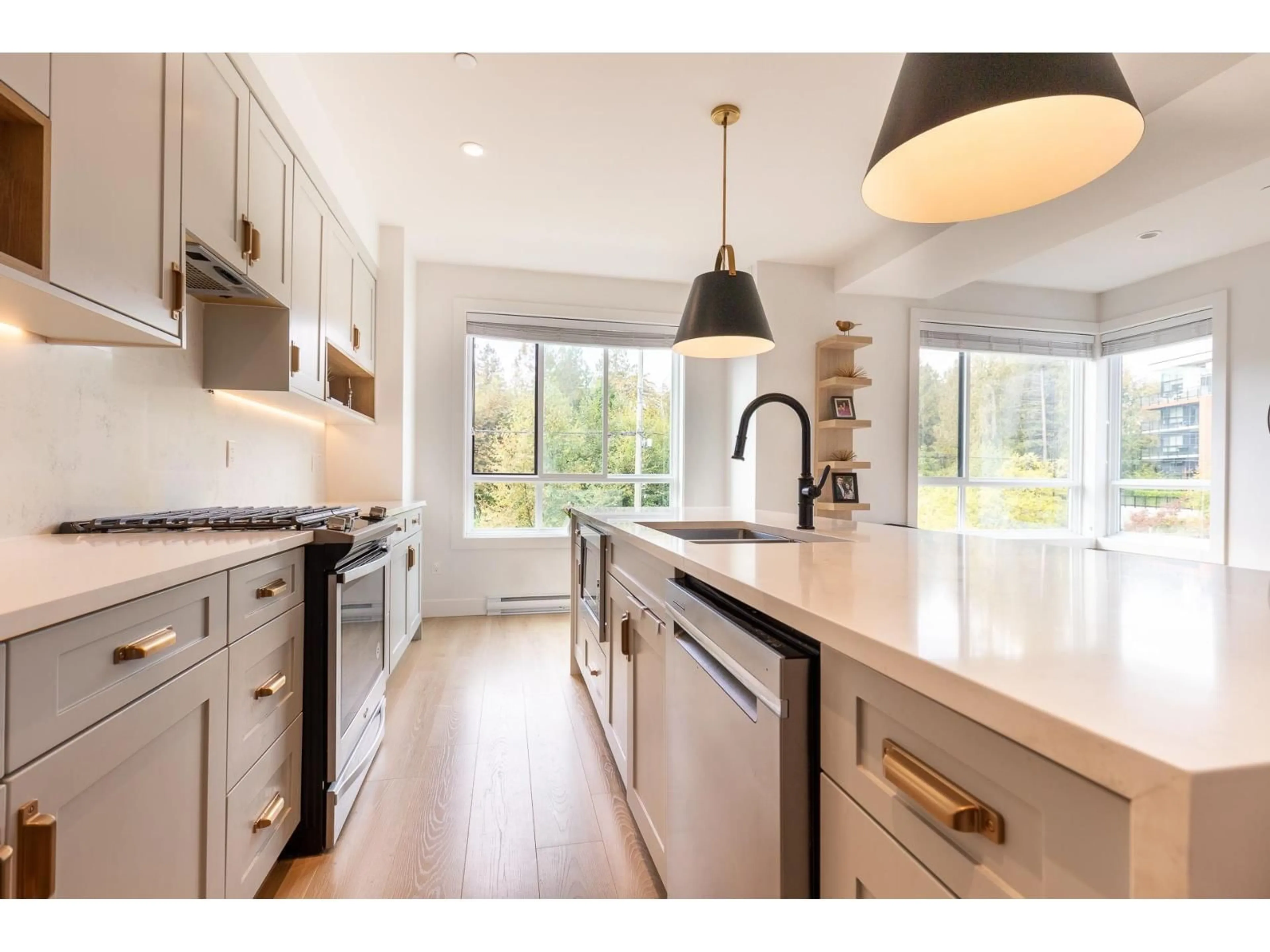 Open concept kitchen, unknown for 9 - 5476 BRYDON CRESCENT, Langley British Columbia V3A0N7
