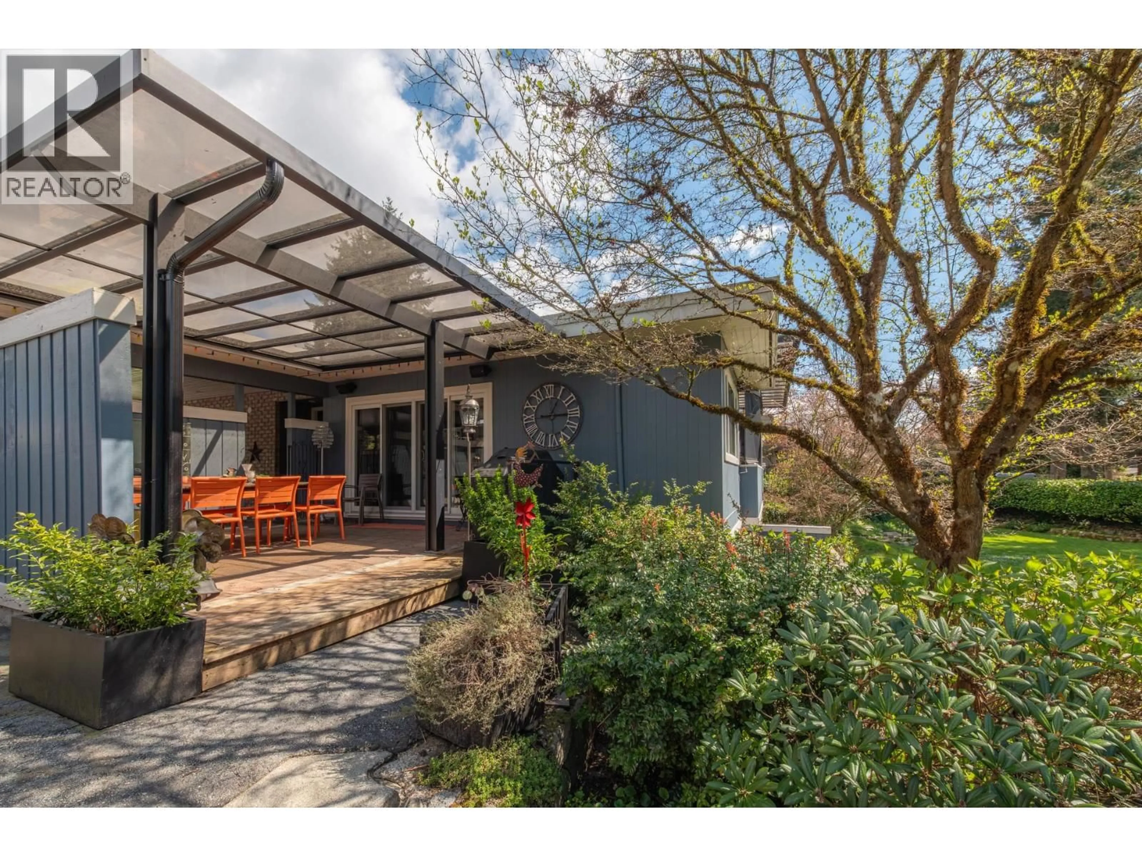 Patio, street for 3669 EDGEMONT BOULEVARD, North Vancouver British Columbia V7R2P6