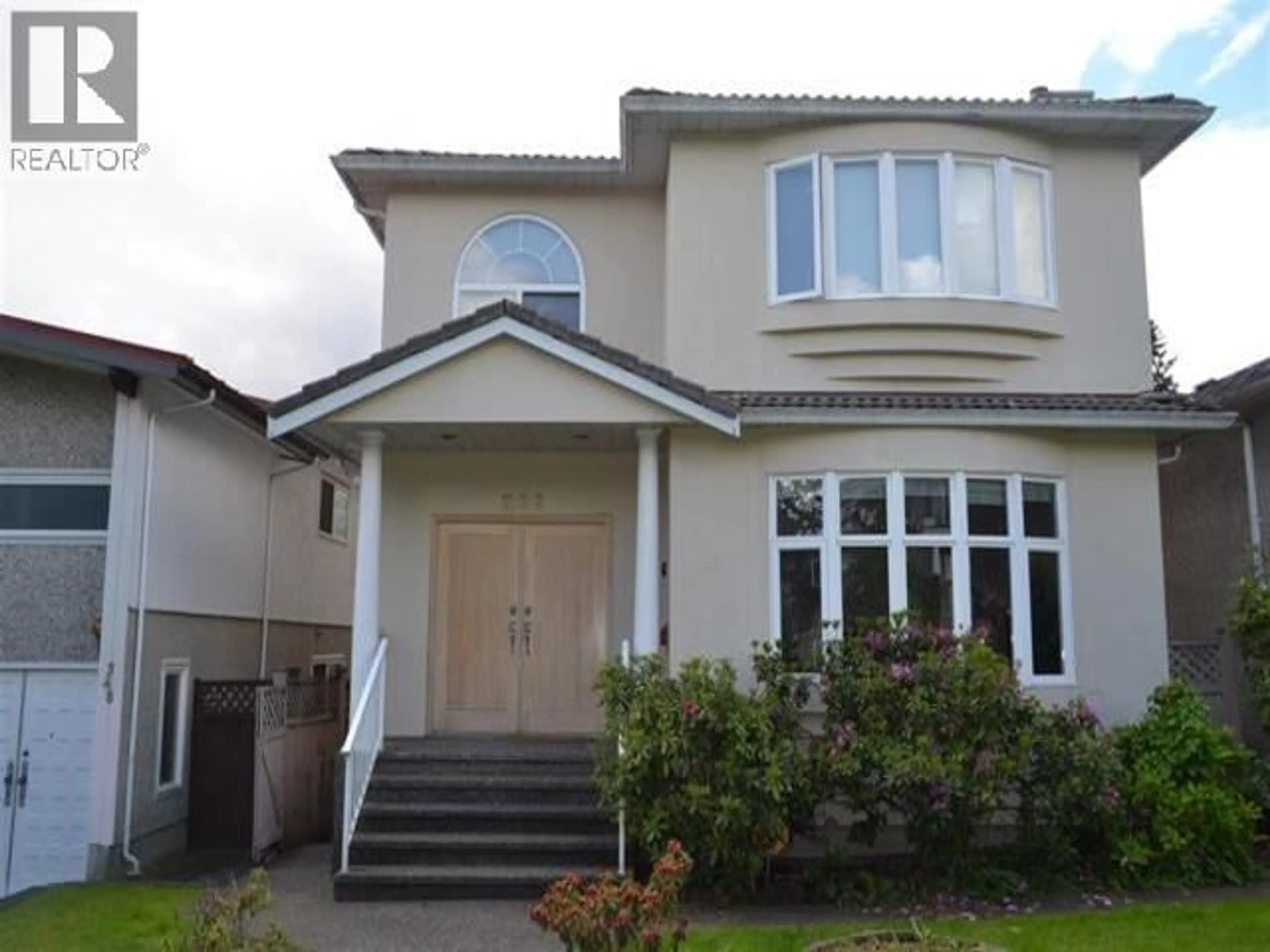 Home with vinyl exterior material, street for 256 48TH AVENUE, Vancouver British Columbia V5Y2Y8