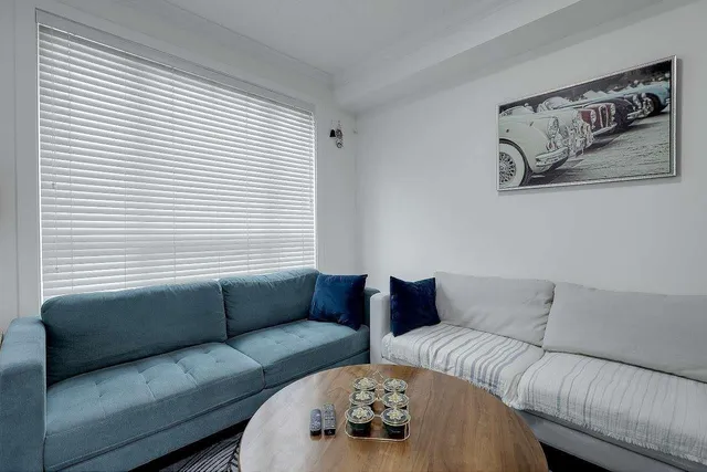 204 - 13897 FRASER HIGHWAY, Surrey 4