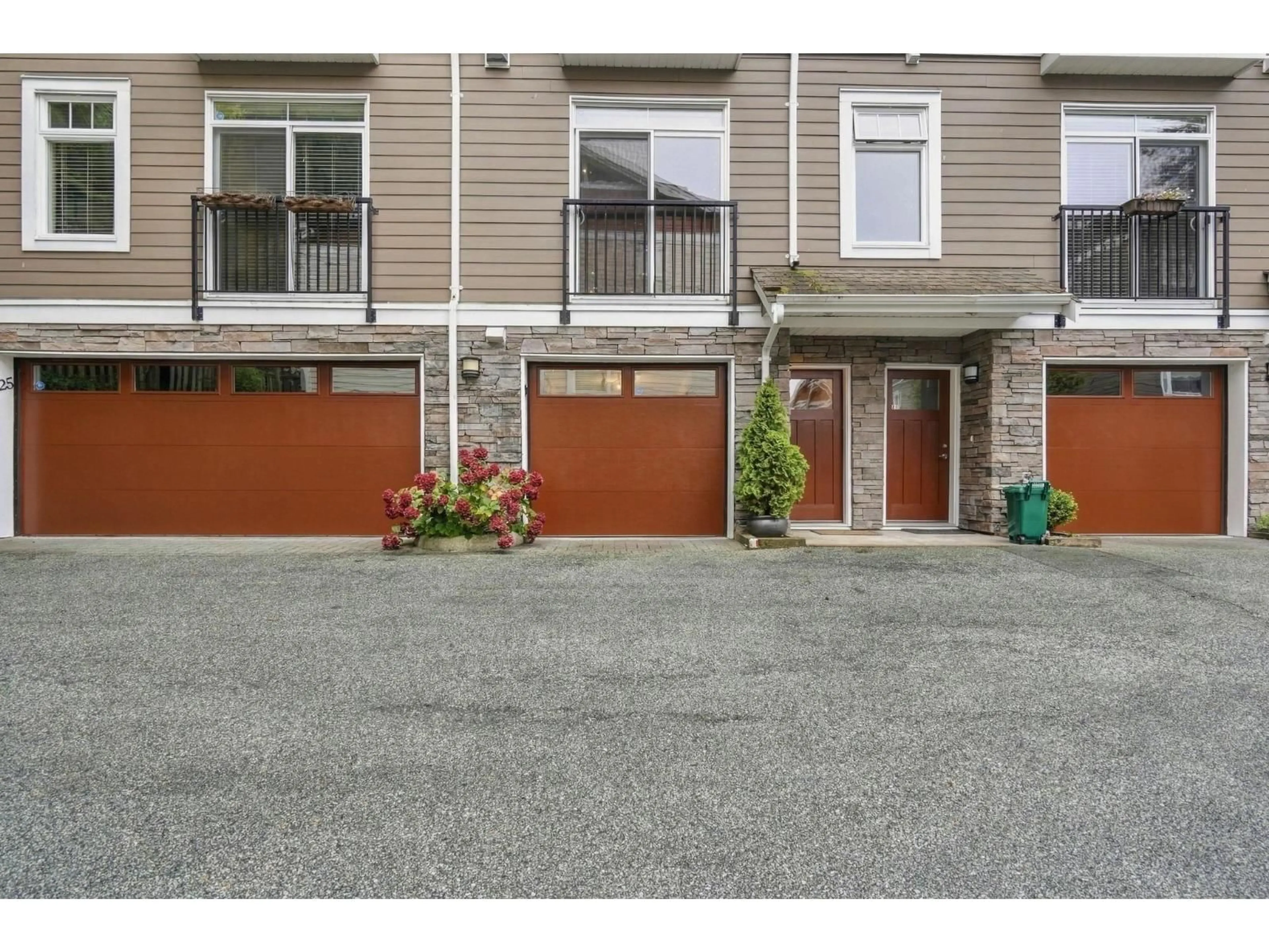 Indoor garage for 26 - 2689 PARKWAY DRIVE, Surrey British Columbia V4P0C3
