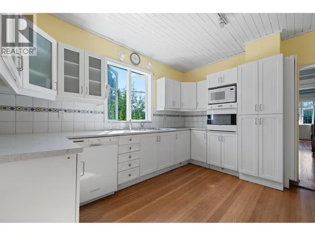 1376 11TH STREET, West Vancouver 5