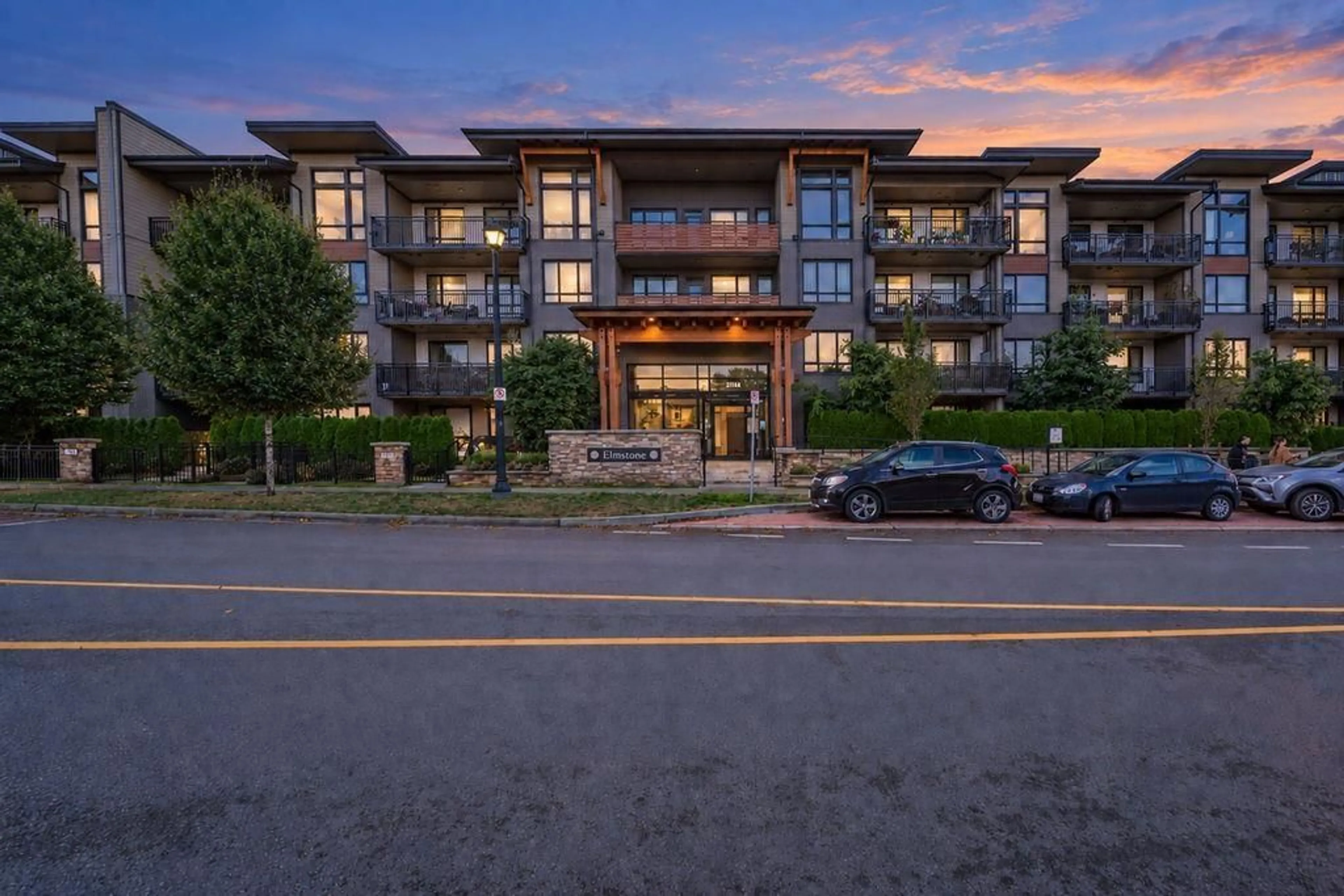 A pic from outside/outdoor area/front of a property/back of a property/a pic from drone, unknown for 309 - 31158 WESTRIDGE PLACE, Abbotsford British Columbia V2T0K5