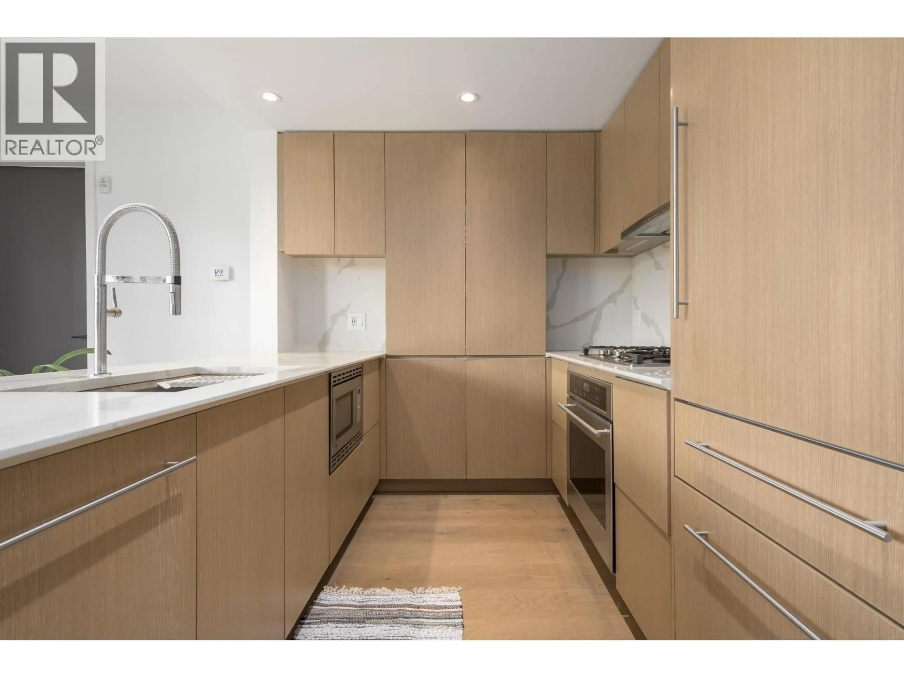 Standard kitchen, unknown for 308 - 5089 QUEBEC STREET, Vancouver British Columbia V5W0E5