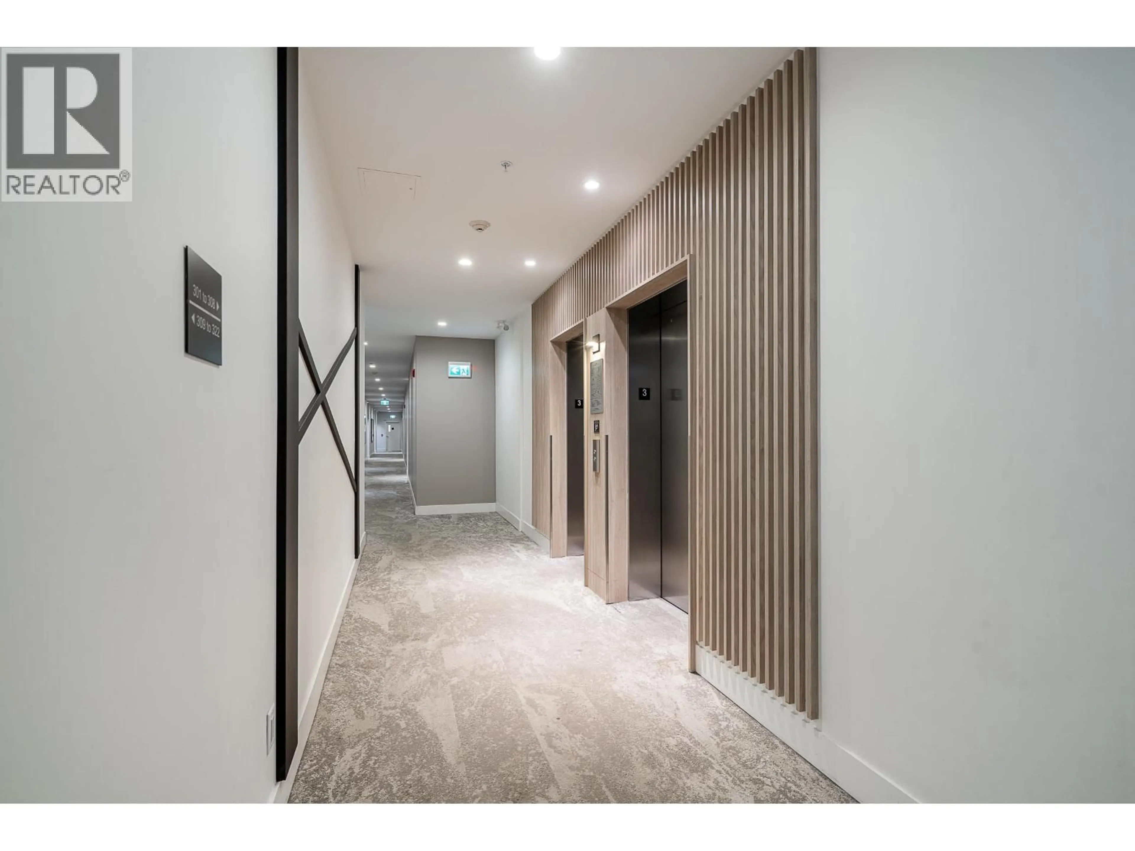 Indoor foyer for 322 - 300 SALTER STREET, New Westminster British Columbia V3M0L9