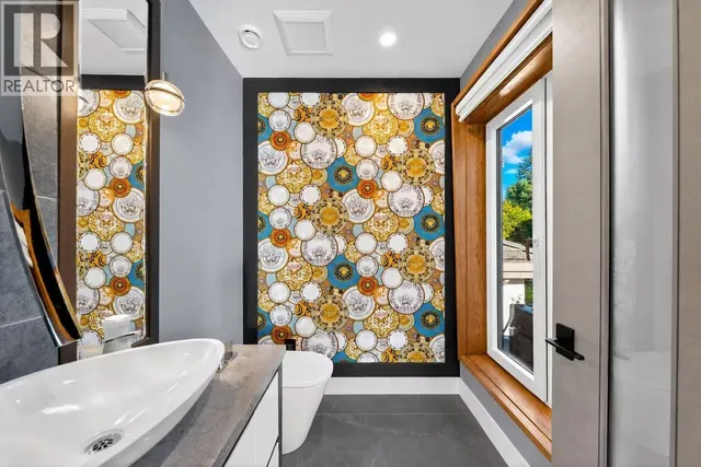 2863 KING EDWARD AVENUE, Vancouver 4