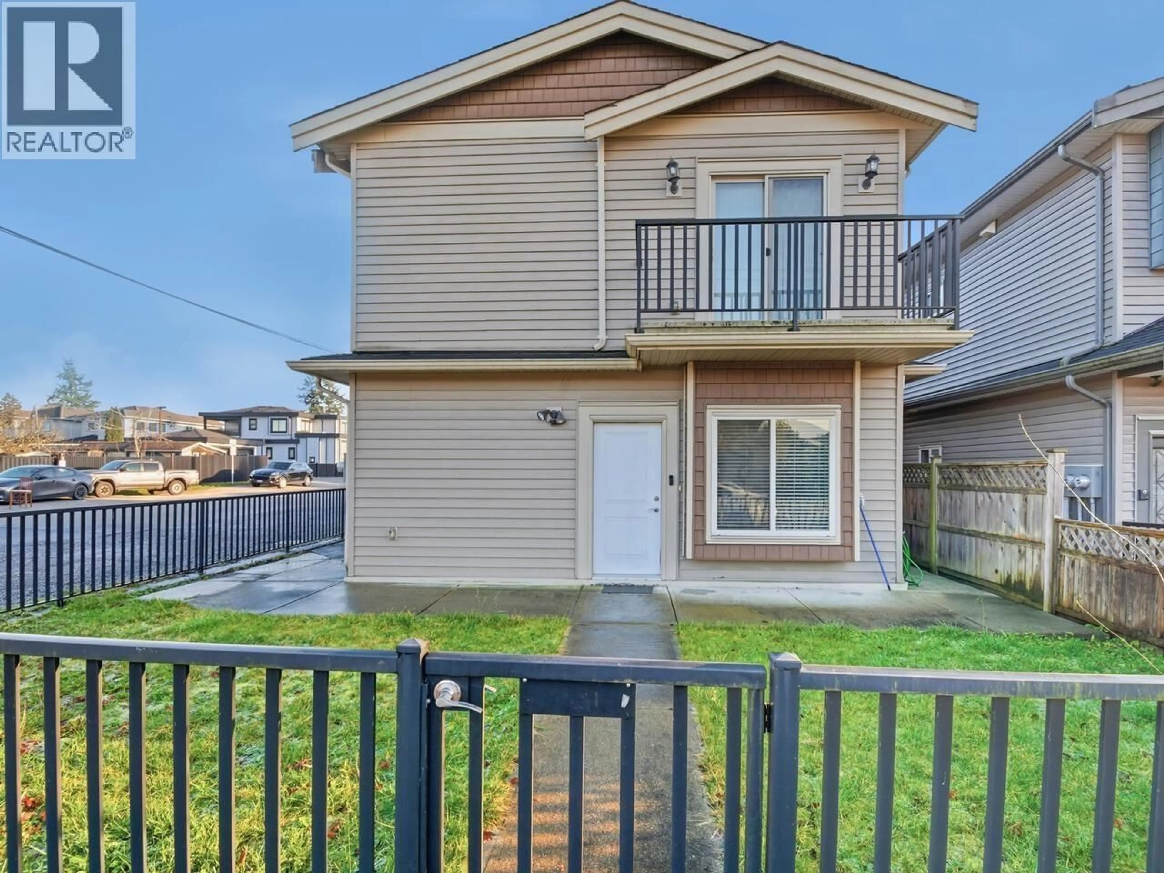 Home with vinyl exterior material, street for 7847 15TH STREET, Burnaby British Columbia V3N2M7