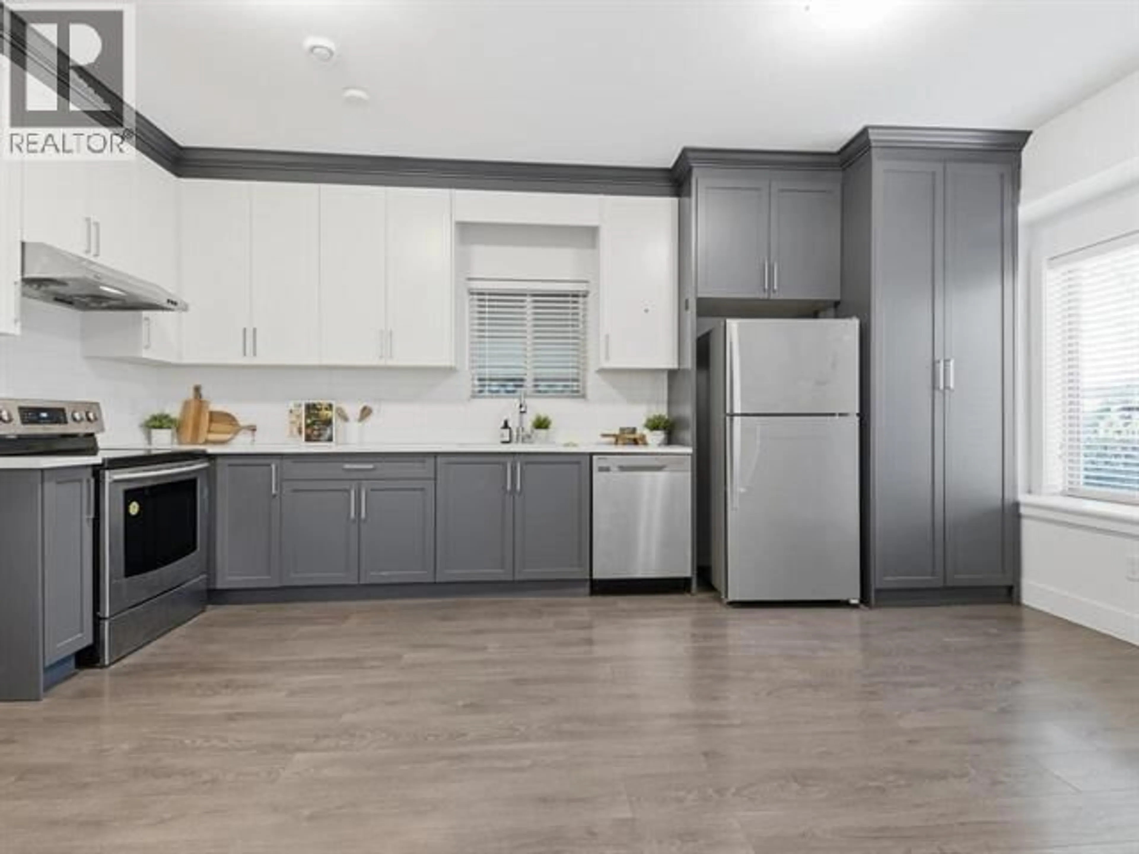 Open concept kitchen, unknown for 7847 15TH STREET, Burnaby British Columbia V3N2M7
