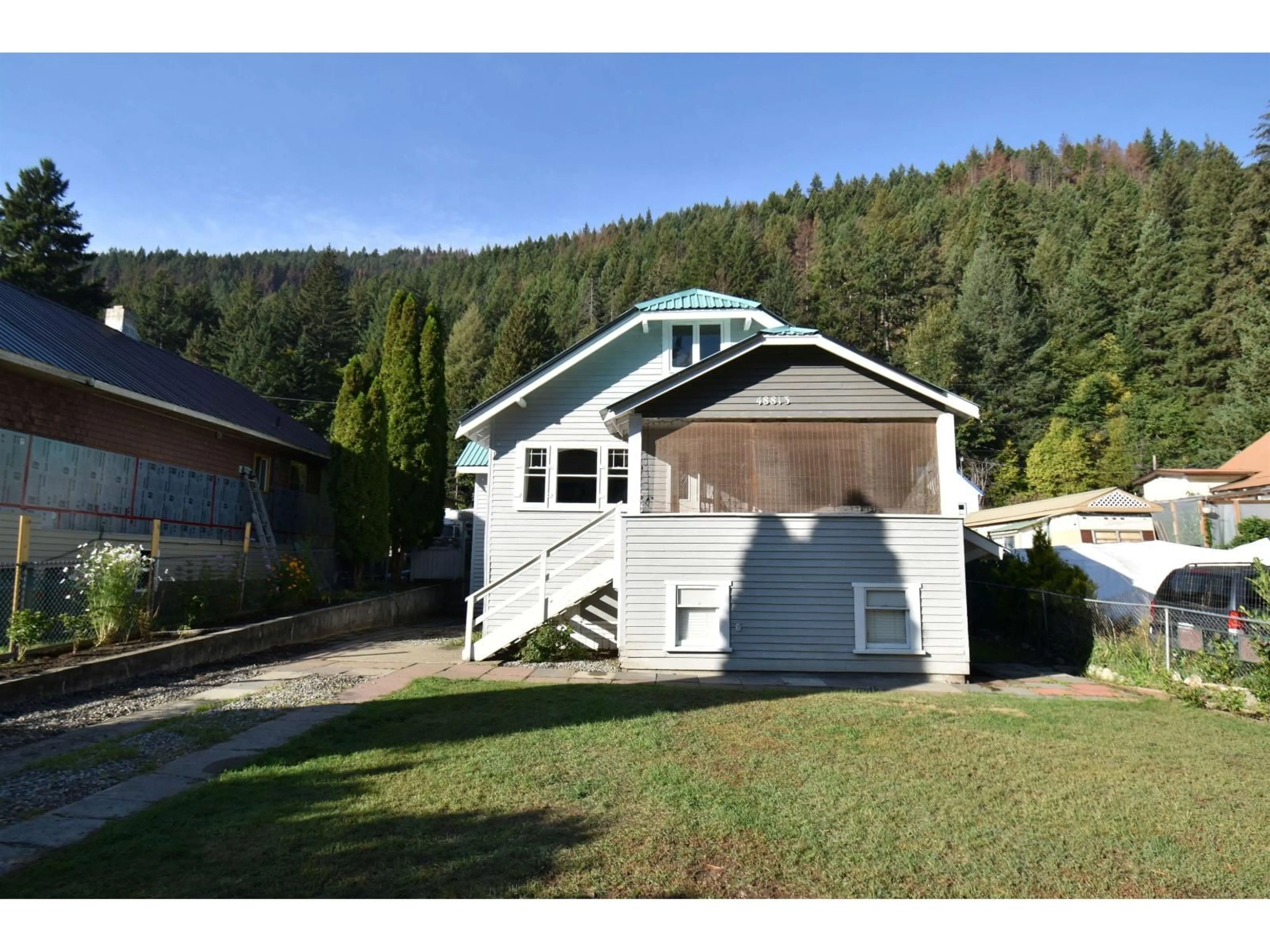 Home with vinyl exterior material, mountain view for 48813 CHAUMOX ROAD, Boston Bar / Lytton British Columbia V0K1C1