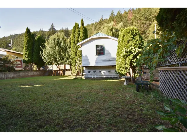 48813 CHAUMOX ROAD, Boston Bar / Lytton 3