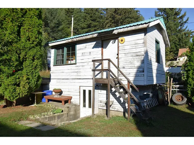 48813 CHAUMOX ROAD, Boston Bar / Lytton 4