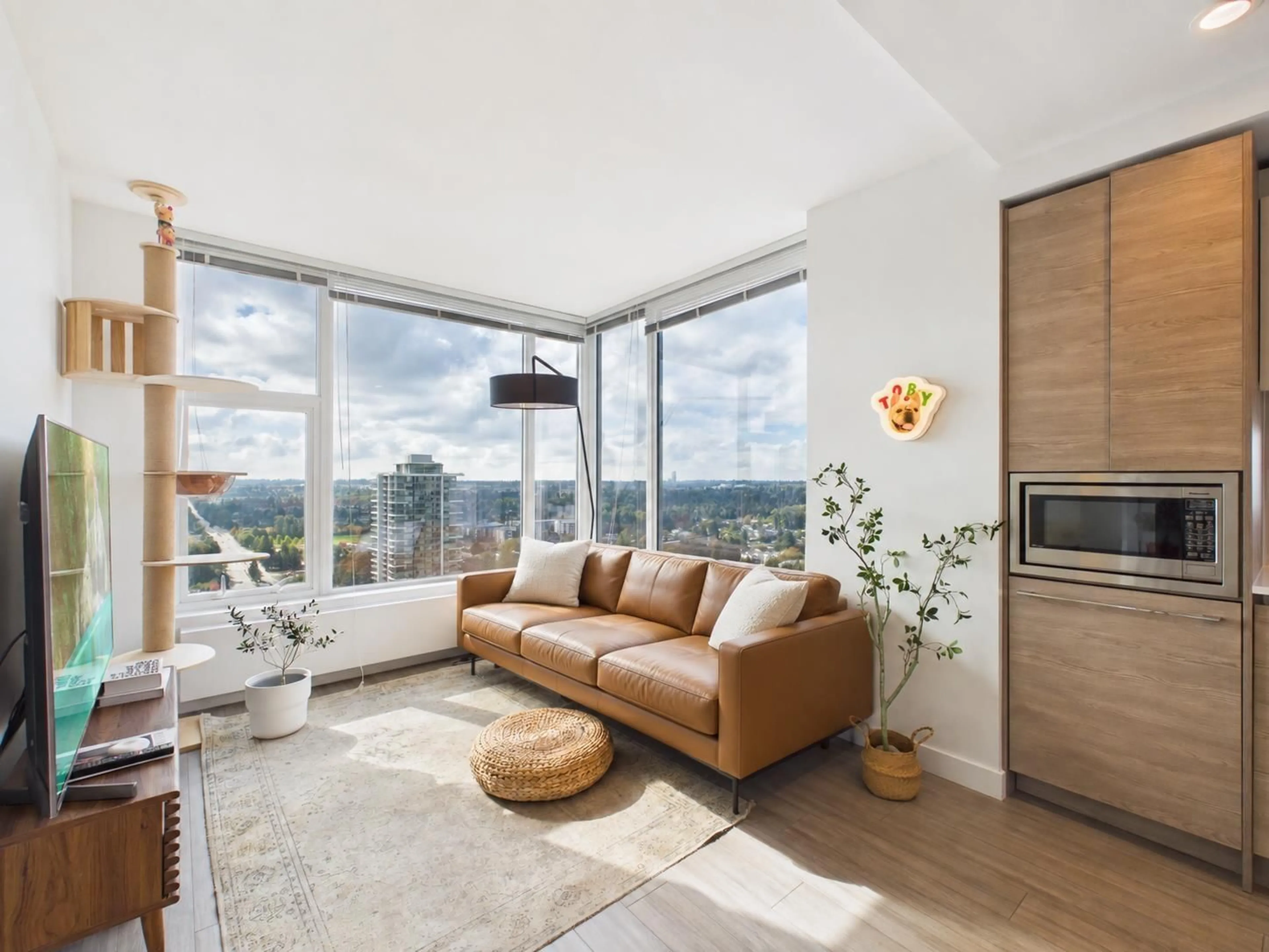 Living room with furniture, unknown for 2603 - 13615 FRASER HIGHWAY, Surrey British Columbia V3T0P7