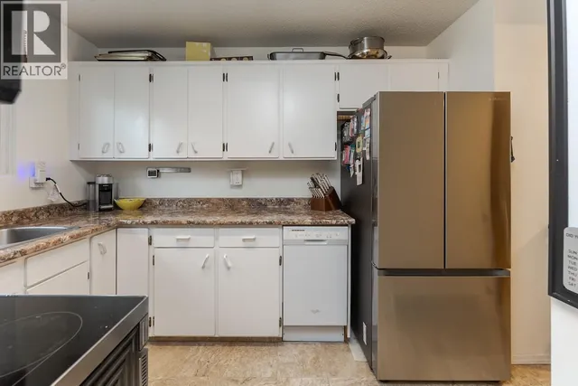 7843 ROCHESTER CRESCENT, Prince George 3