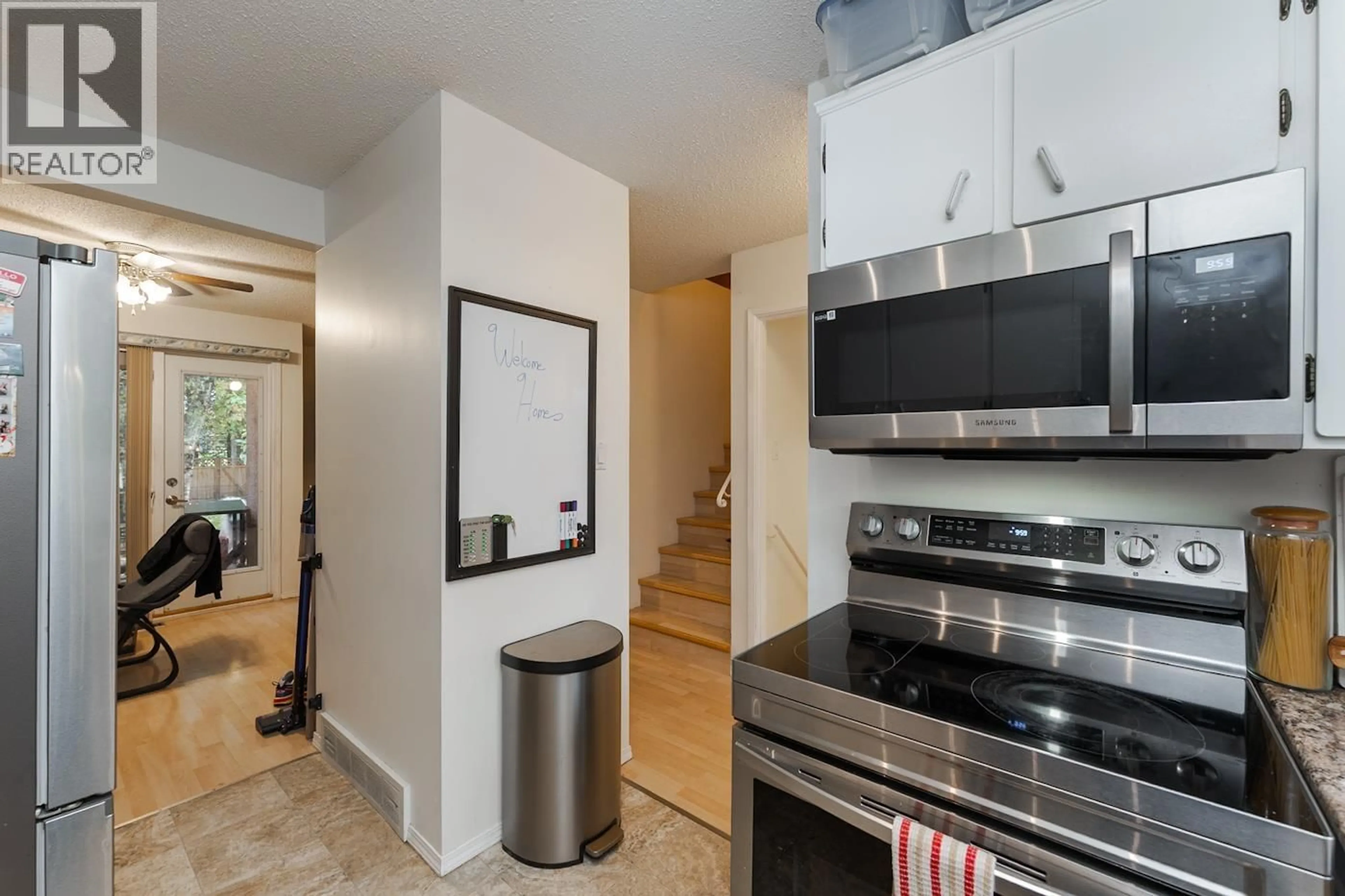 Standard kitchen, unknown for 7843 ROCHESTER CRESCENT, Prince George British Columbia V2N3V7