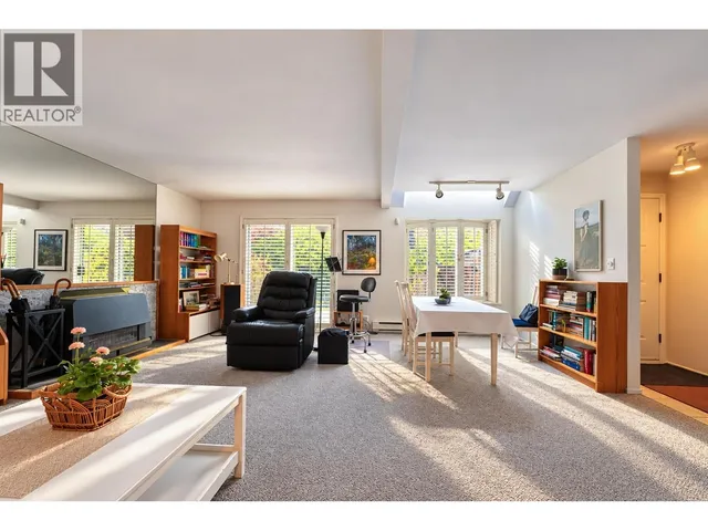 1919 CREELMAN AVENUE, Vancouver 3